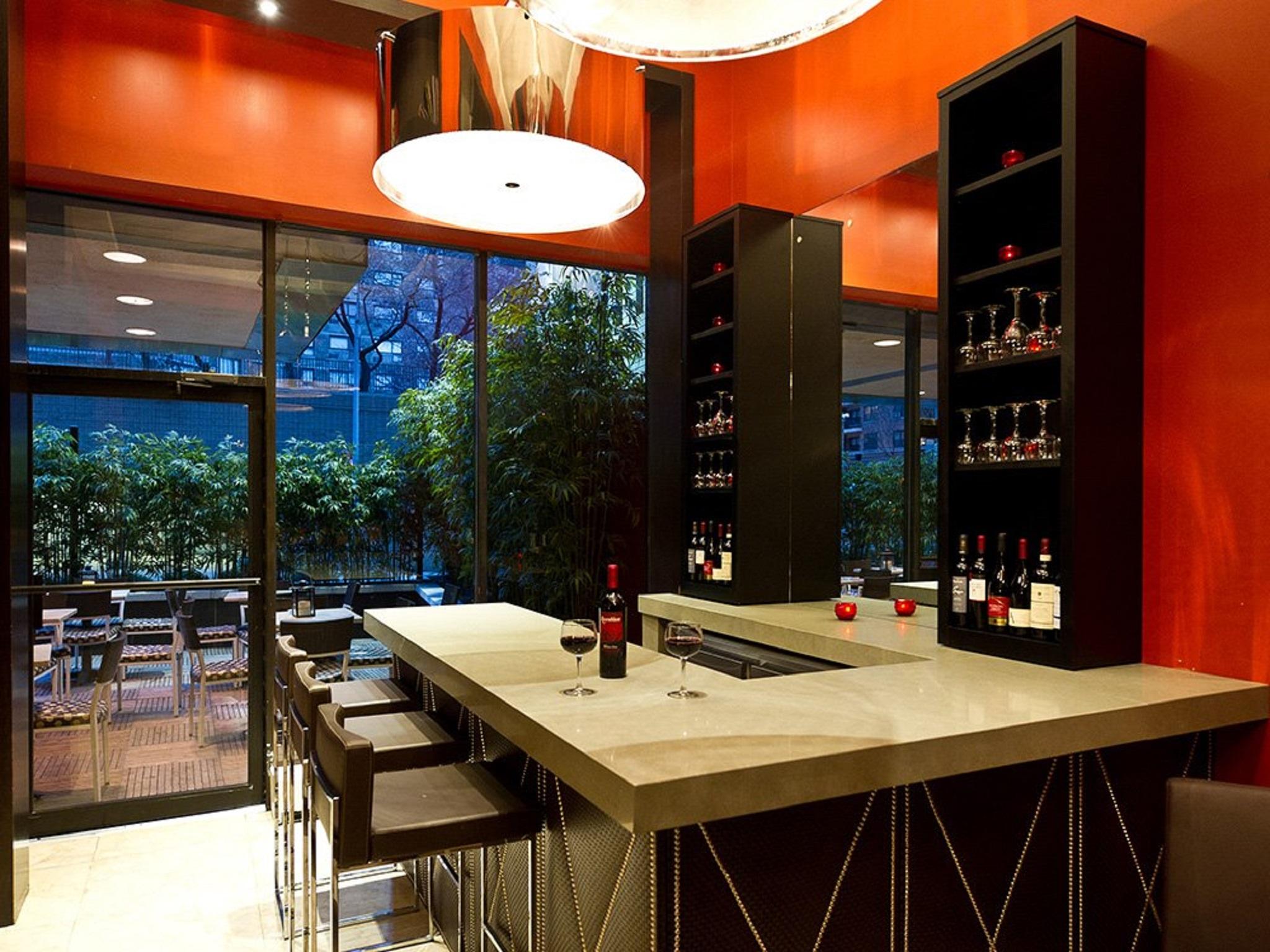 Bar/Salón Bentley Hotel