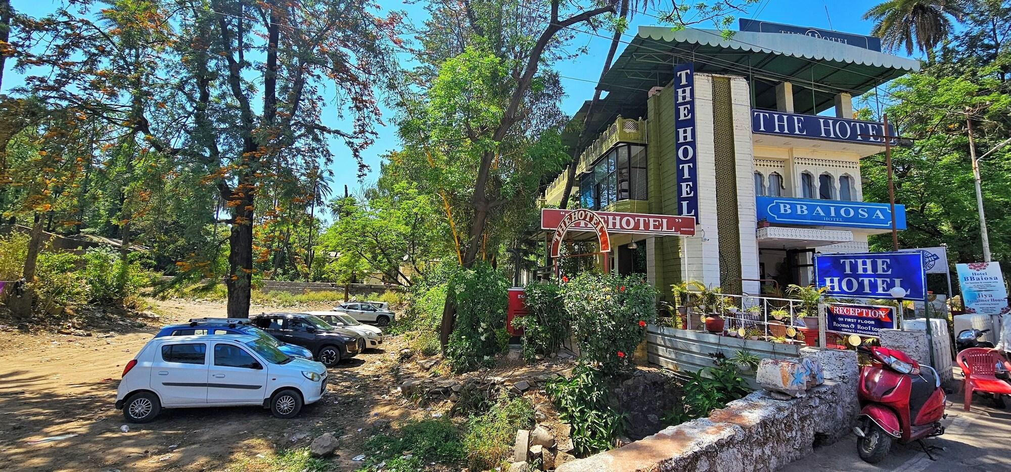 Varios Ramma TheHotel - Nakki Lake -200mtr