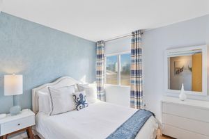 Alquiler Vacacional - BEST LOCATION ️FAMILY FRIENDLY w BALCONY - 1 BLOCK to BEACH Parking & Laundry
