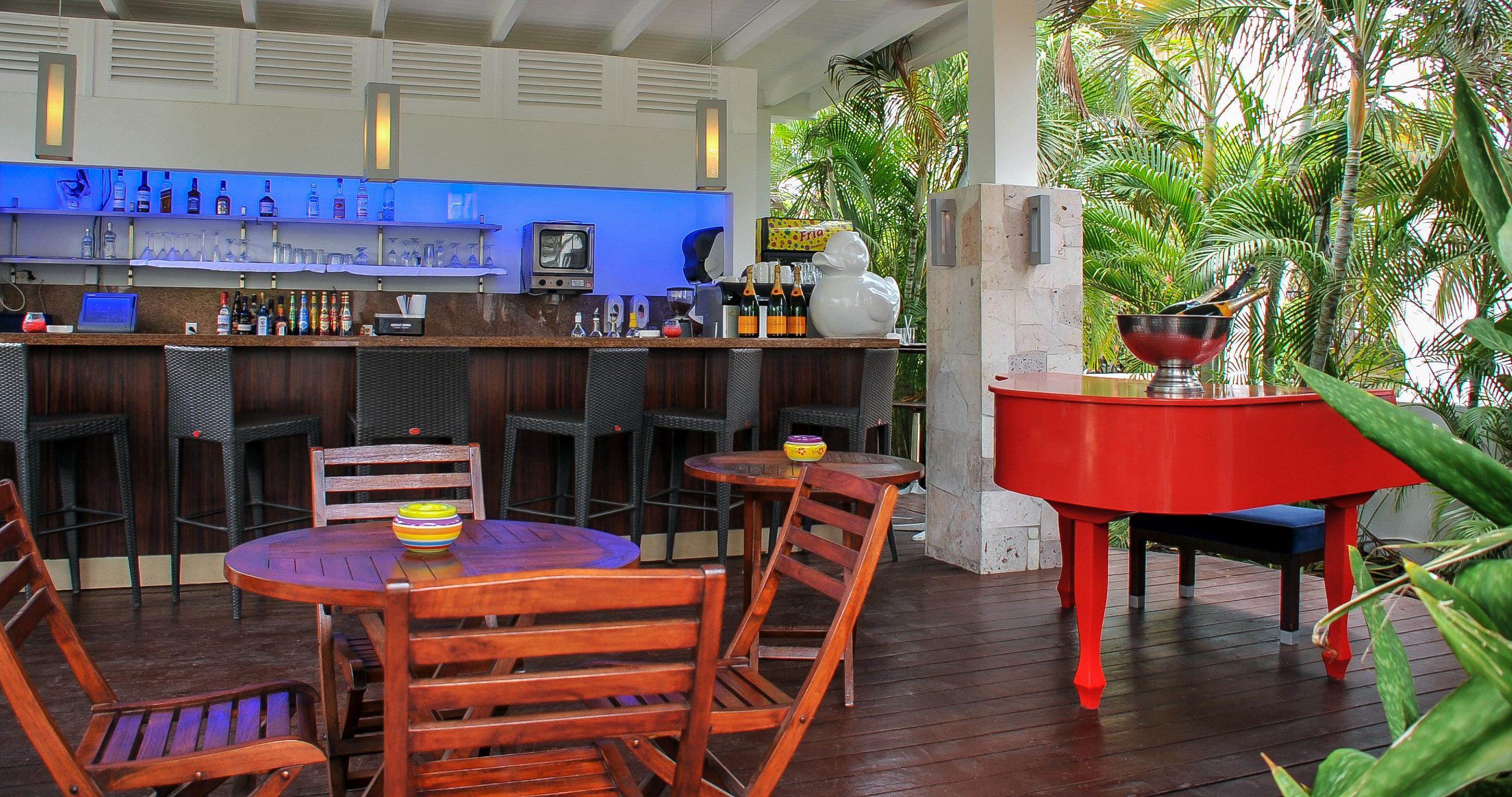 Bar/Salón Floris Suite Hotel-Spa and beach Club