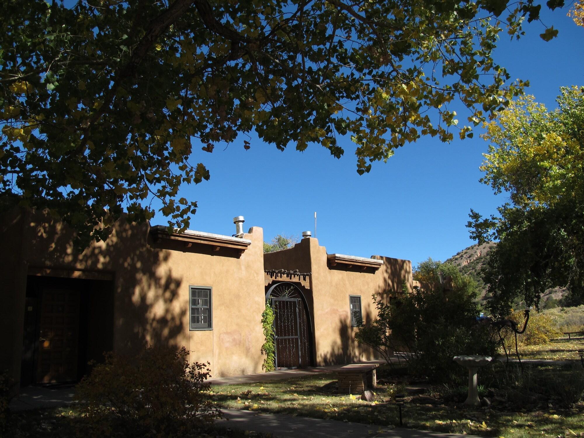 Vista Exterior The Abiquiu Inn