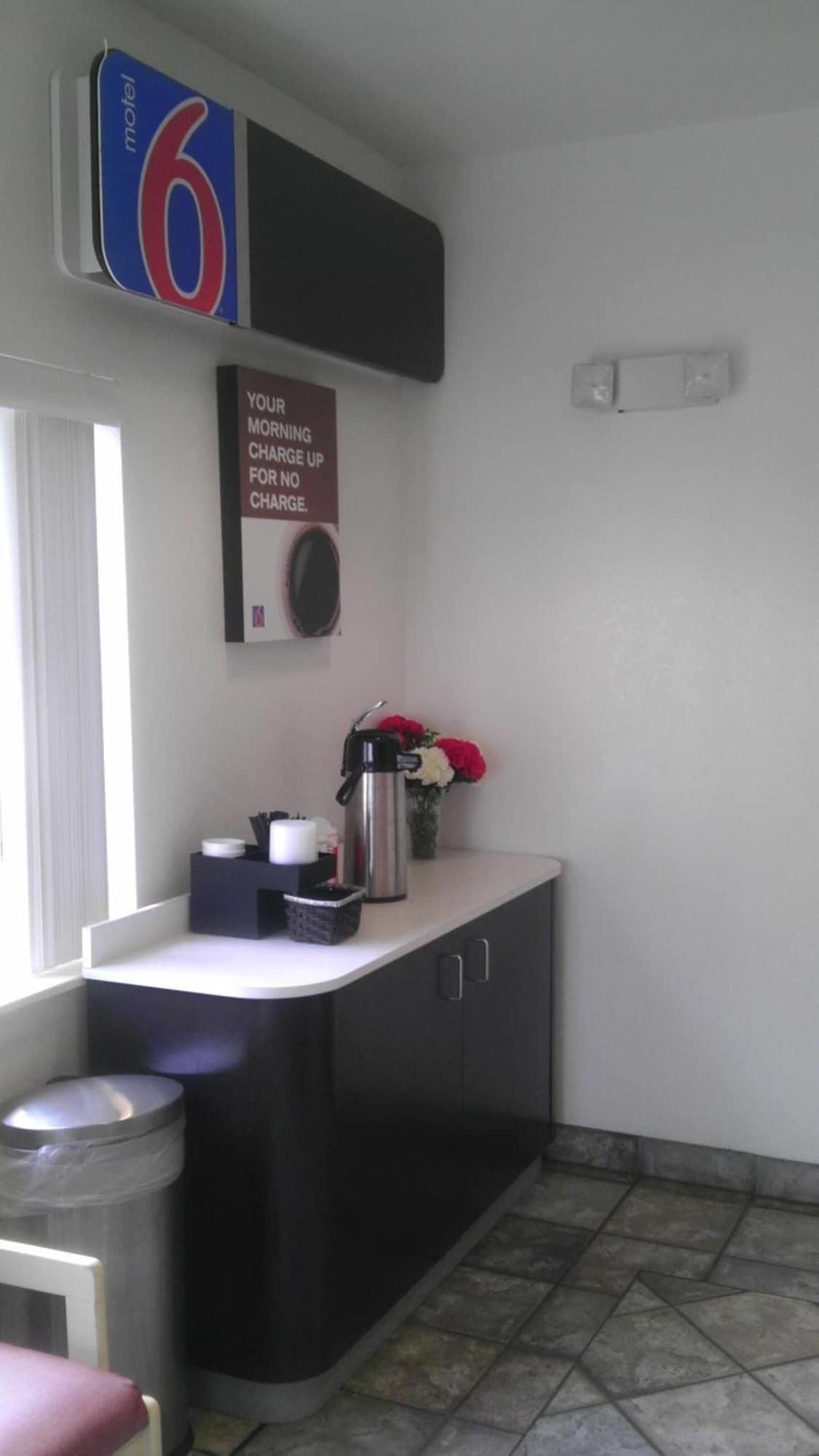 Restaurant Red Roof Inn & Suites Kokomo, IN