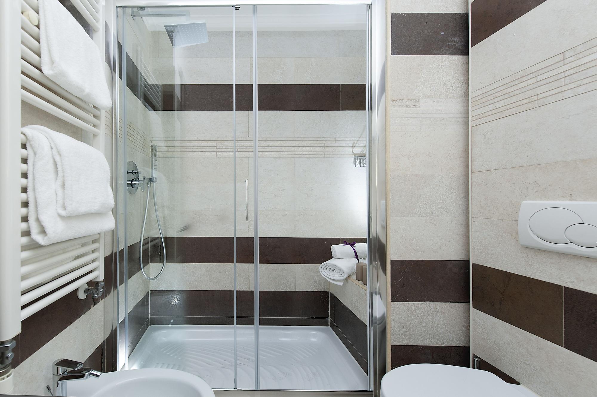 Comodidades do quarto Yes Hotel