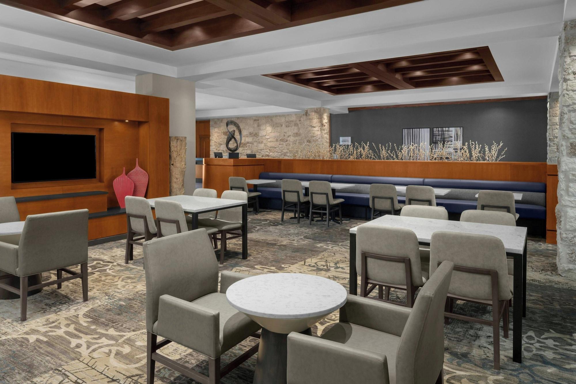 Restaurant Residence Inn by Marriott San Antonio Six Flags at The Rim