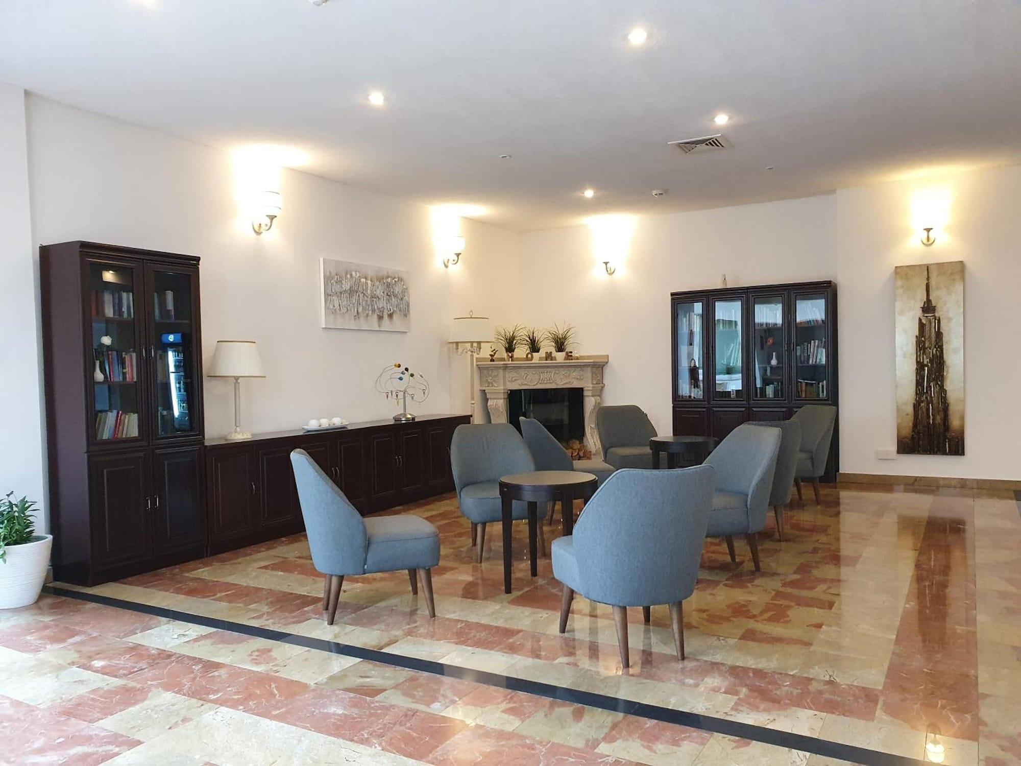 Vista Lobby Hotel Pause