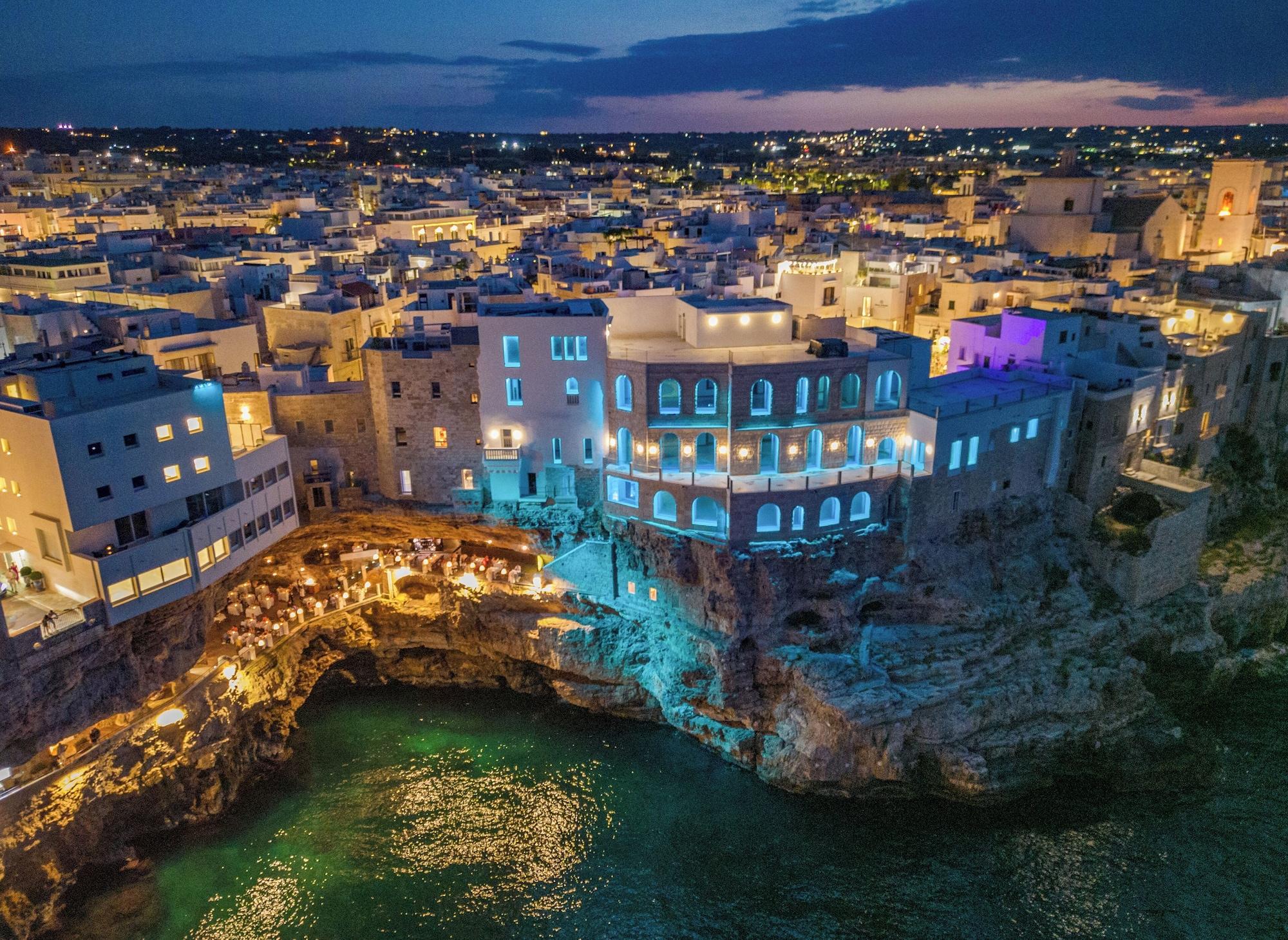 Vista Exterior Grotta Palazzese