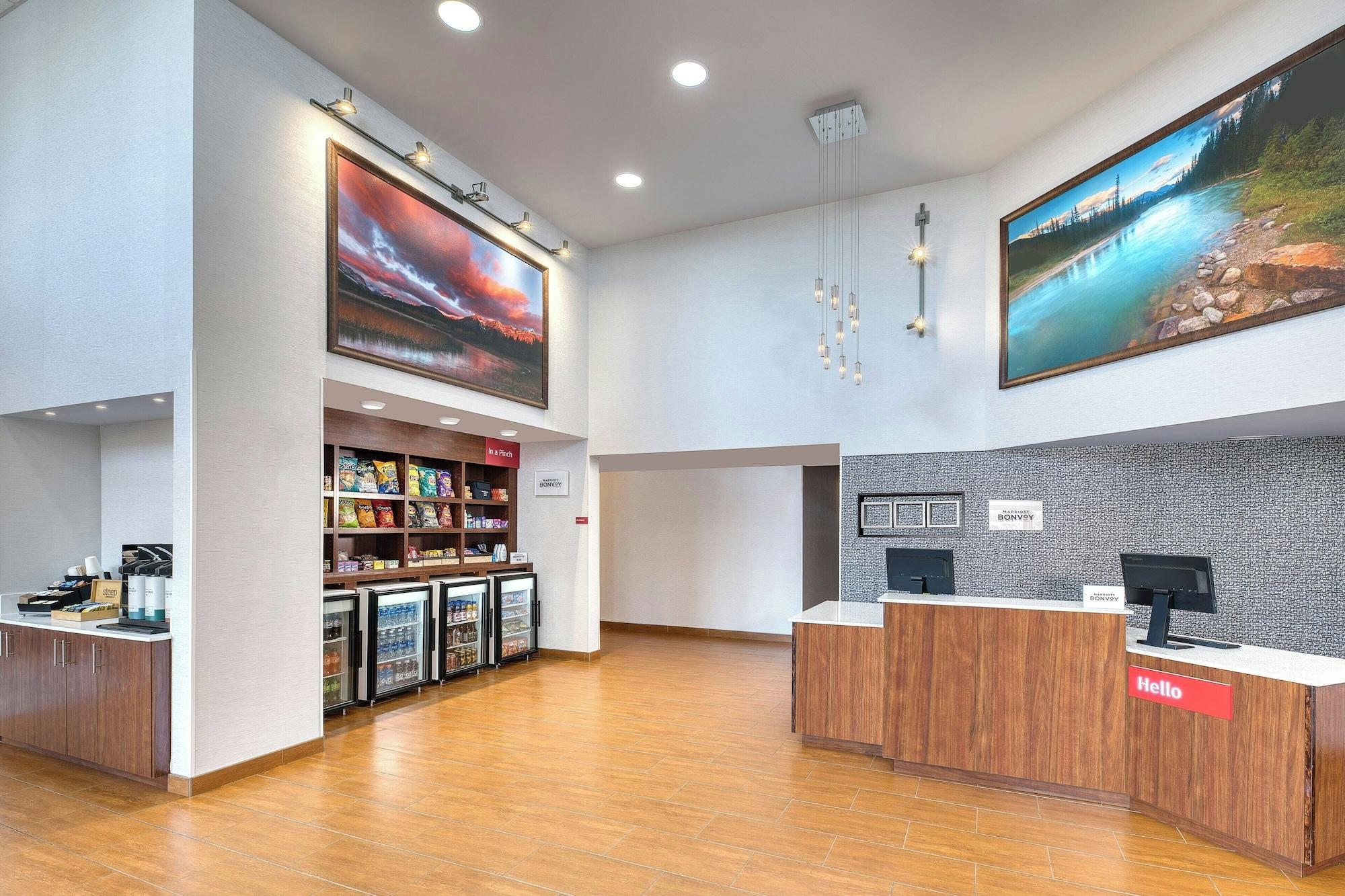 Vista Lobby Towneplace Suites by Marriott Red Deer
