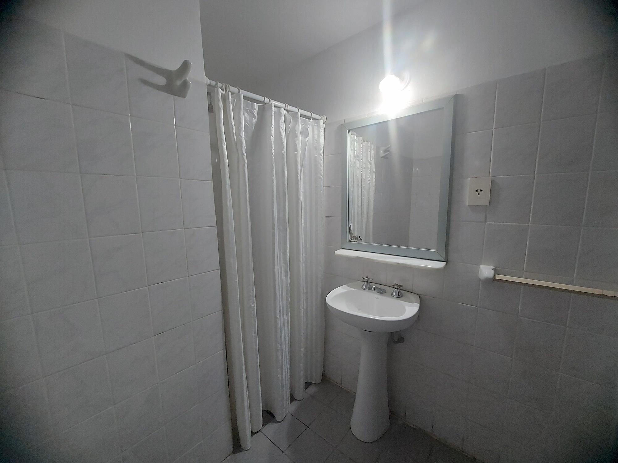 Equipamiento de Habitación Hotel Asembal