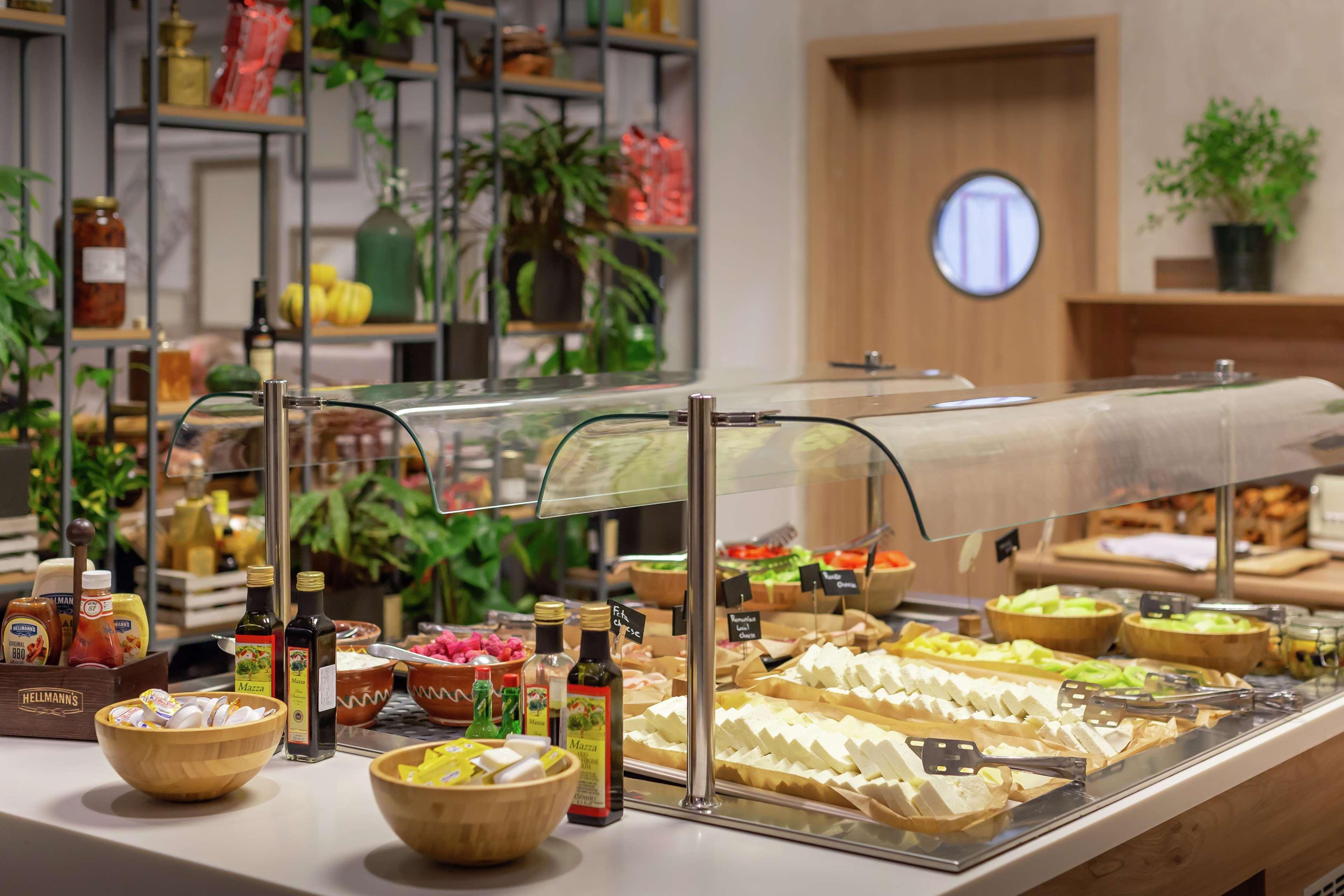 Restaurant Hilton Garden Inn Bucharest Old Town