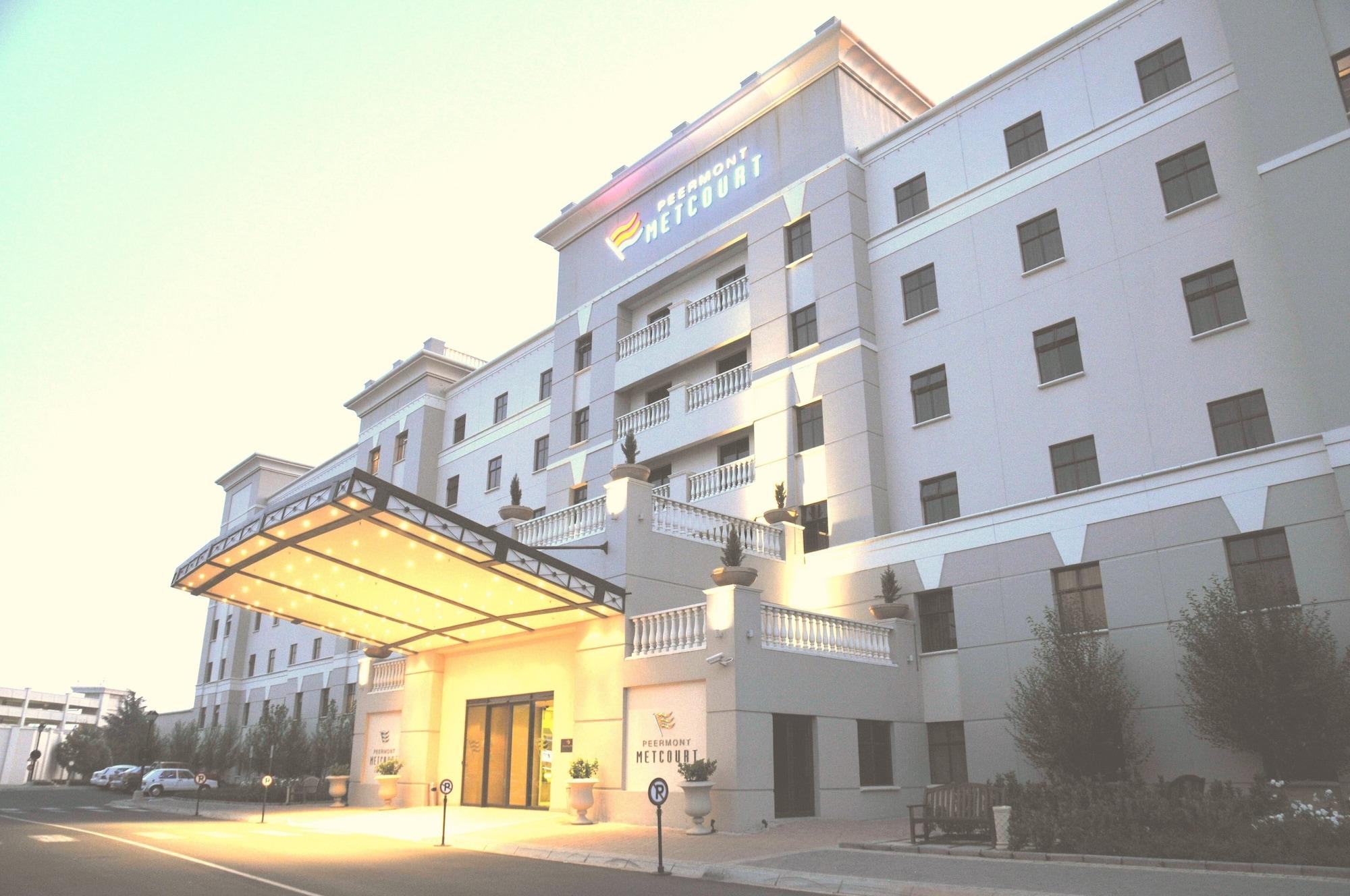 Vista Exterior Peermont Metcourt at Emperors Palace