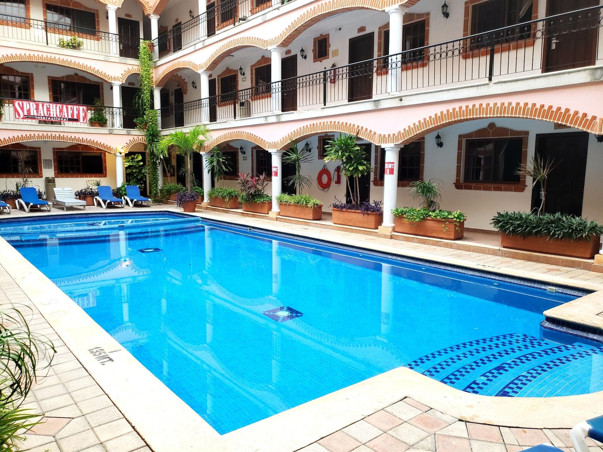 Varios Hotel Colonial Playa del Carmen