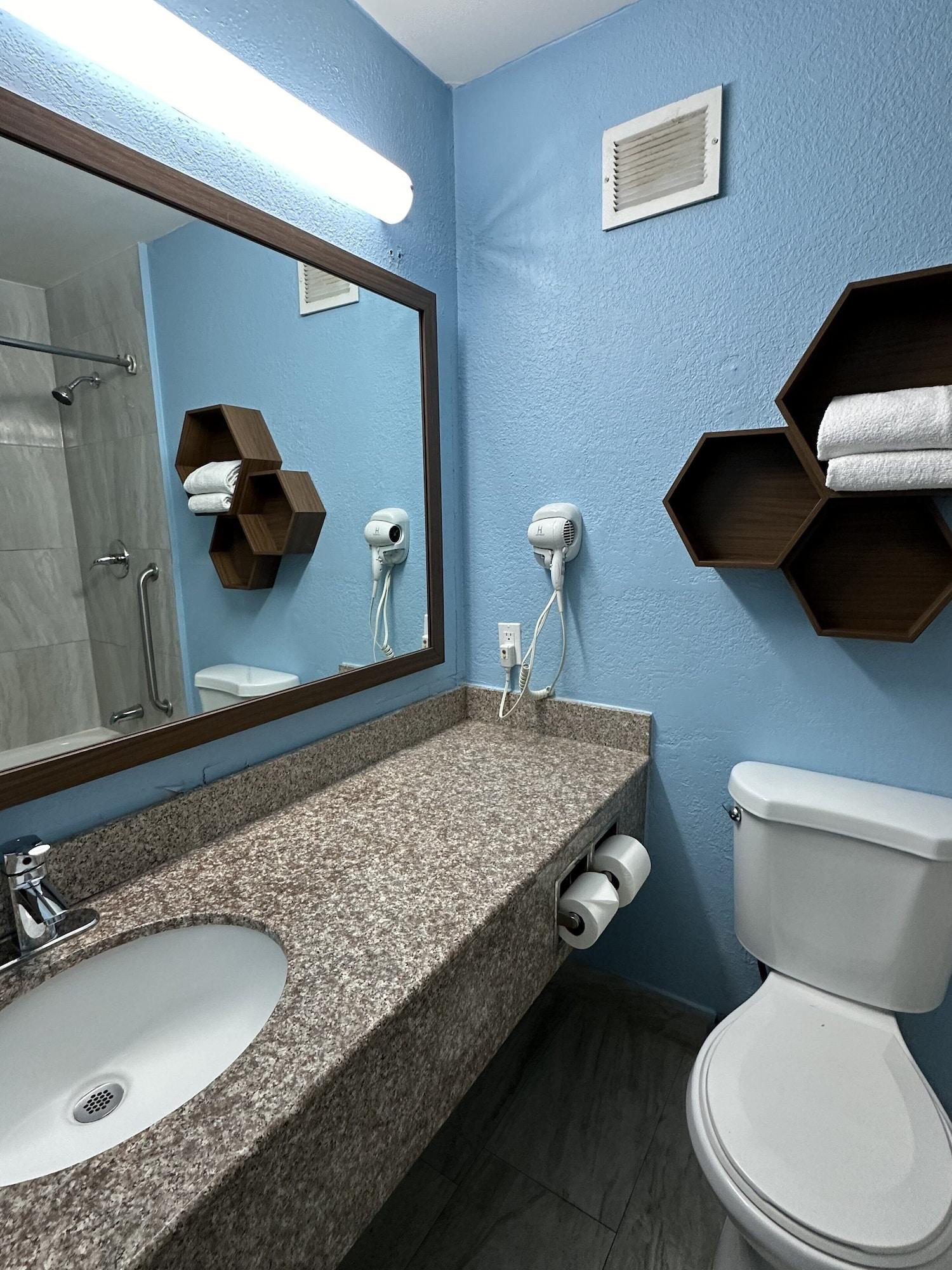 Equipamiento de Habitación HomeTowne Studios by Red Roof Richmond, VA - W Broad St
