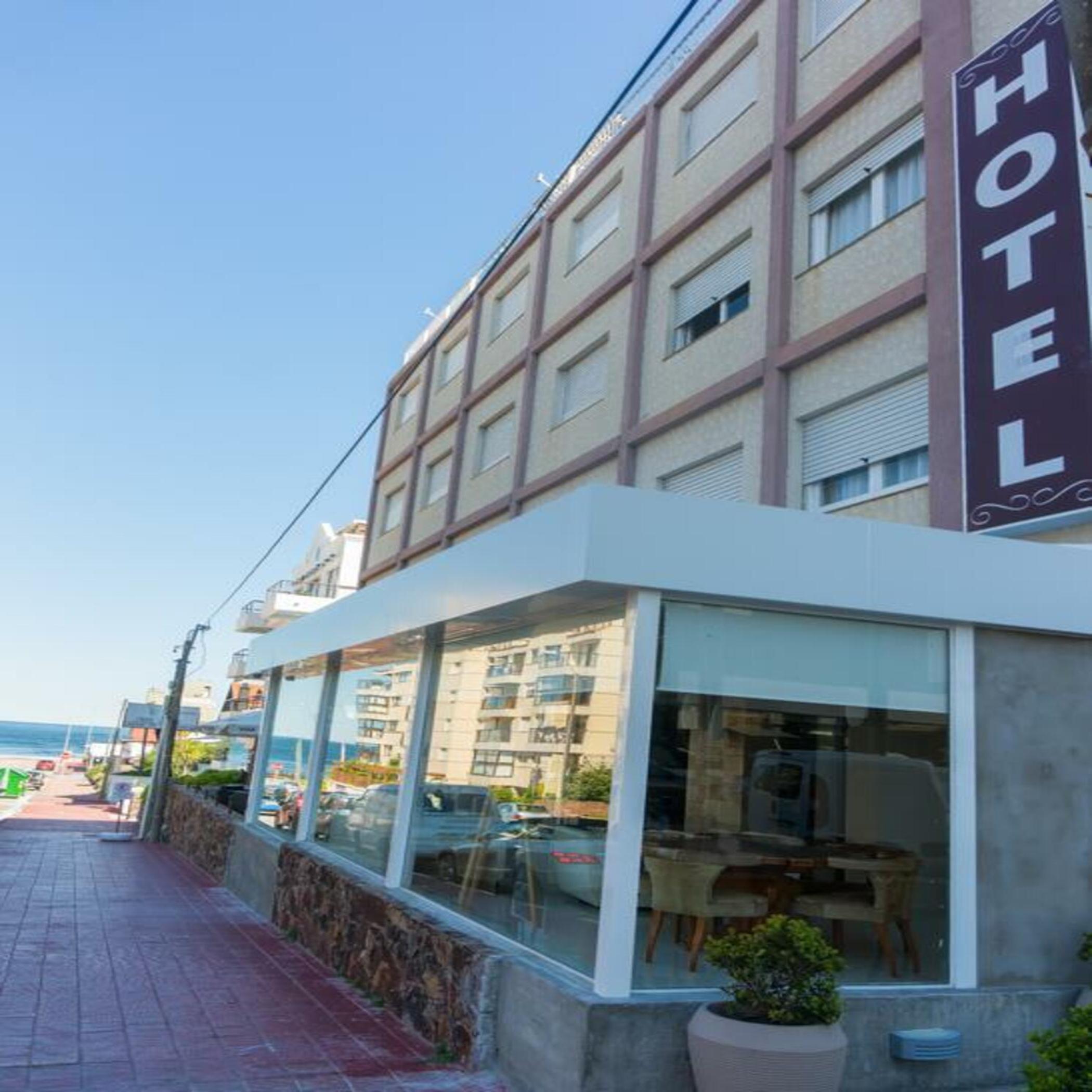 Vista Exterior Hotel Playa Brava