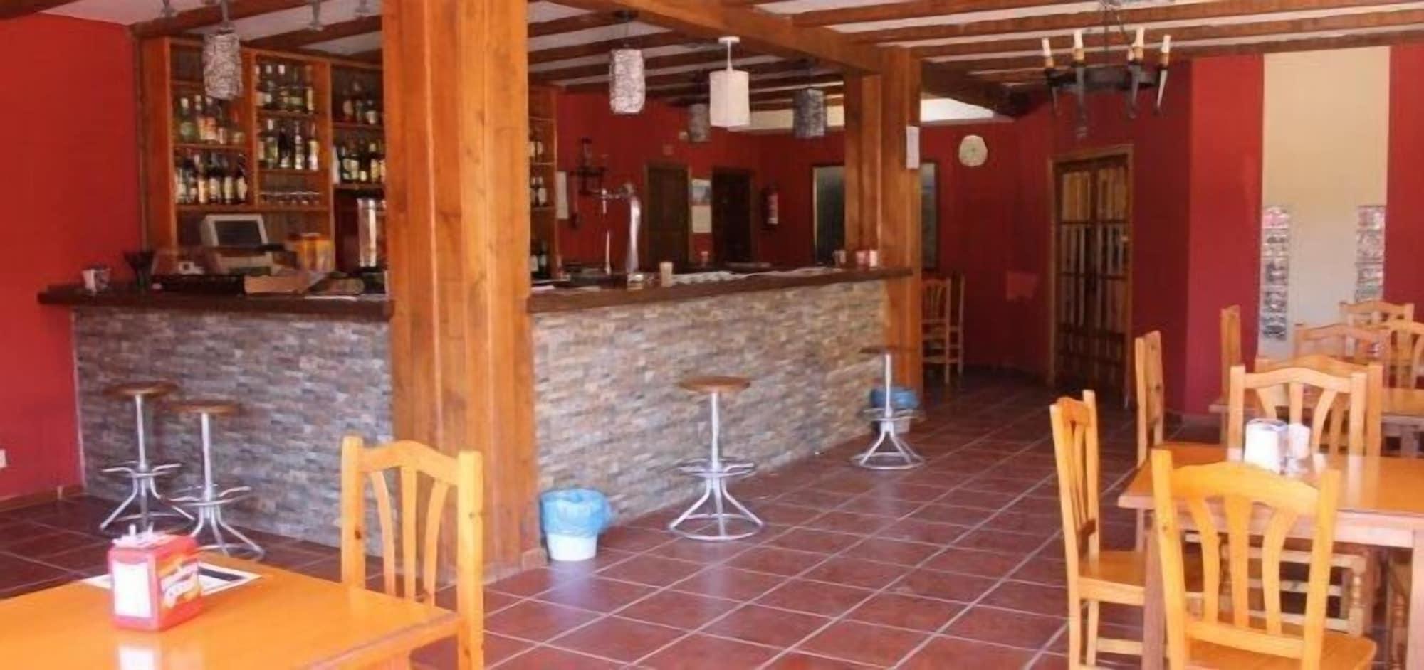 Bar/Salón Hotel Valle del Jerte Los Arenales