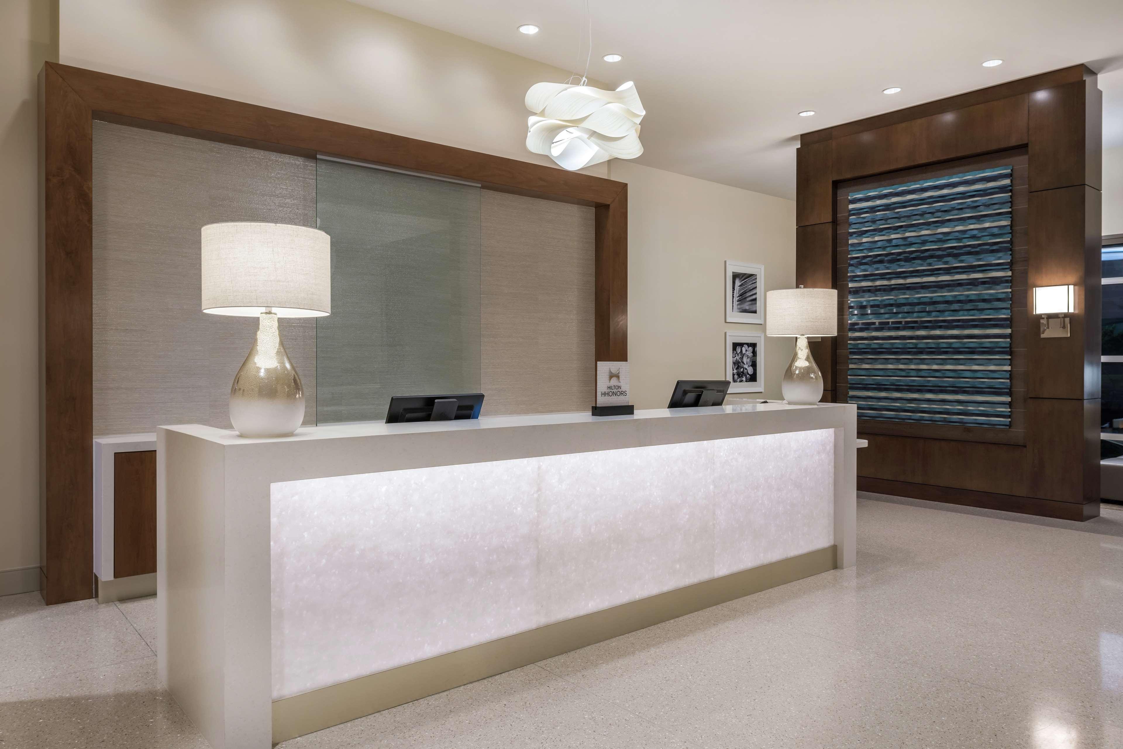 Vista Lobby Hilton Garden Inn Miami Dolphin Mall
