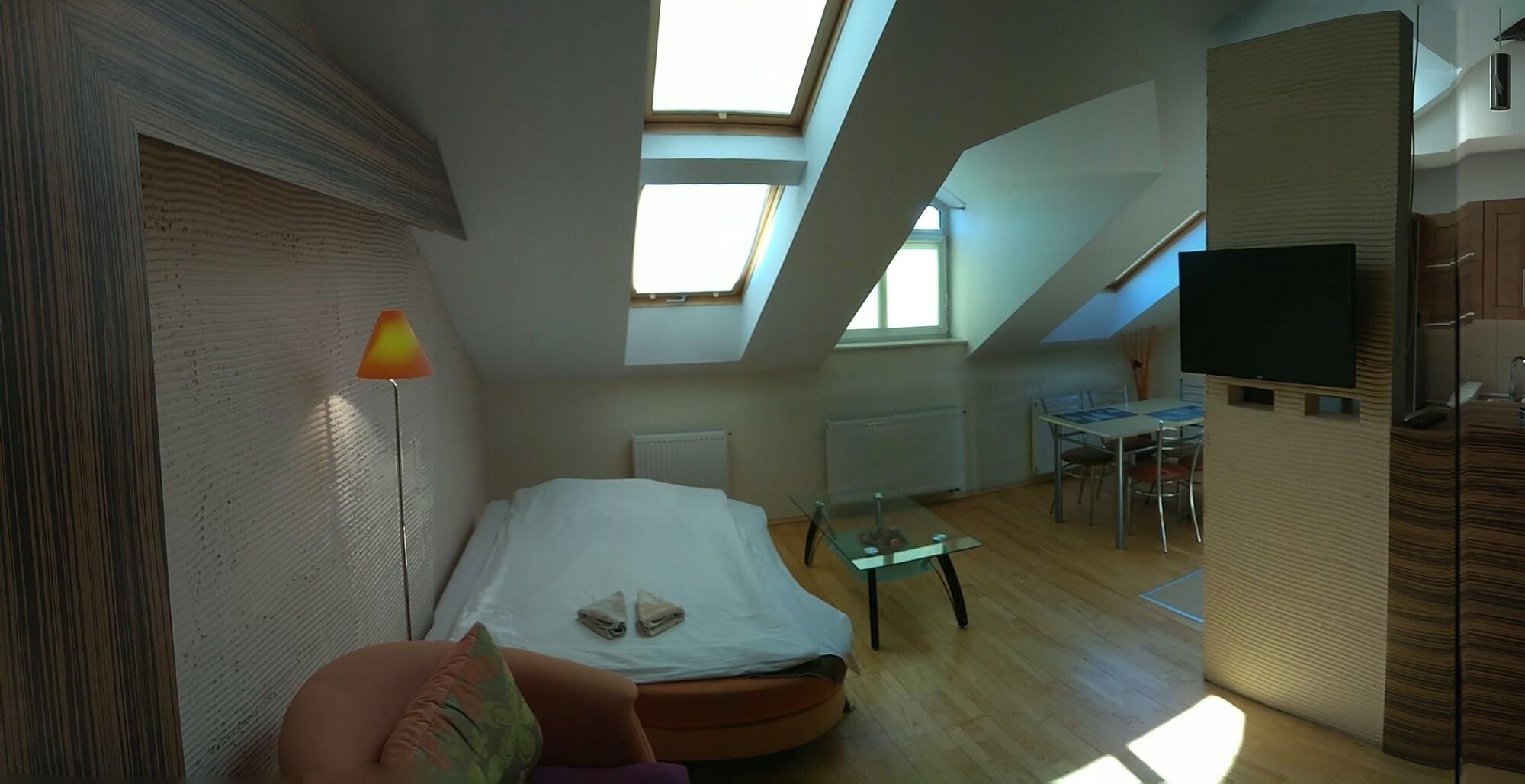 Varios Apartament Arkada