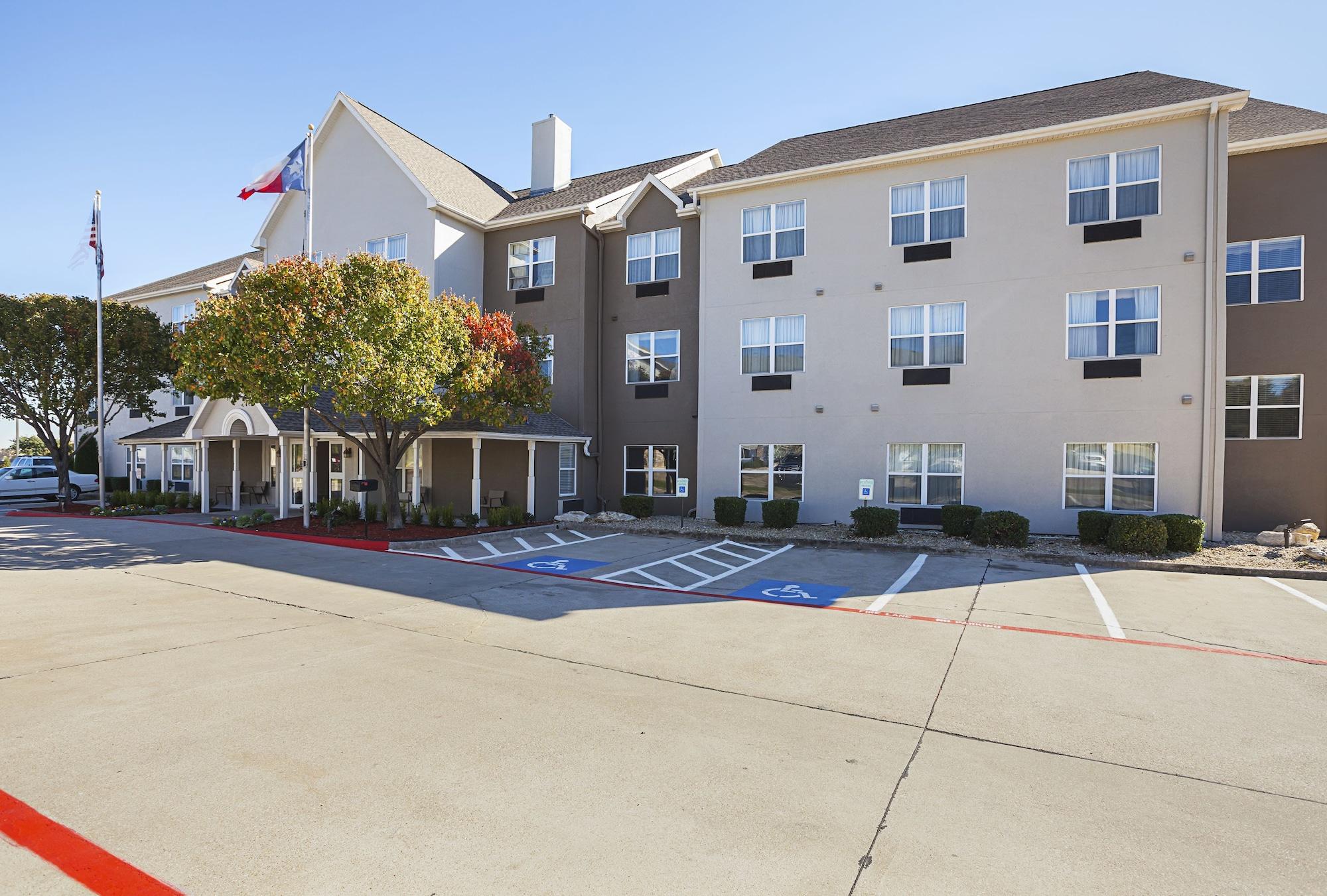 Vista Exterior Country Inn & Suites by Radisson, Lewisville, TX