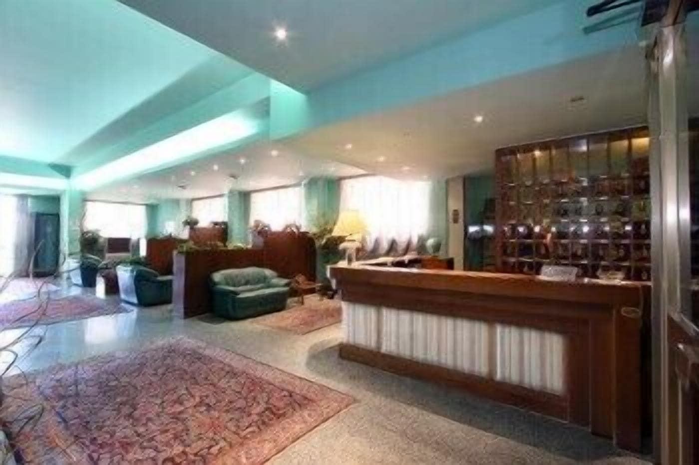 Vista Lobby Hotel Mercurio
