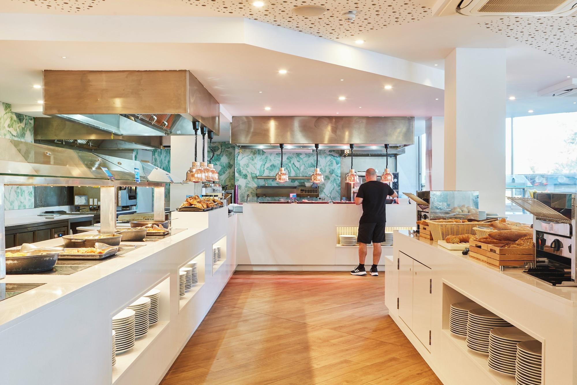 Restaurant Invisa Hotel Club Cala Verde