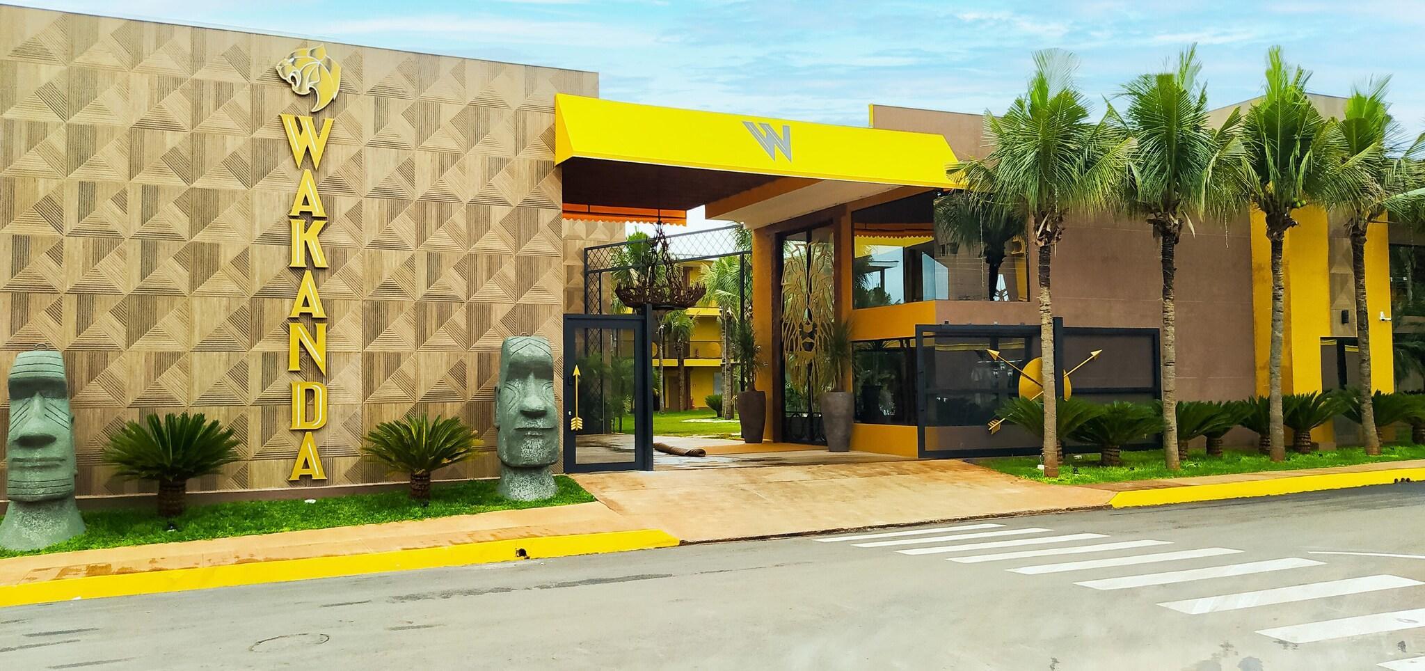 Vista Exterior Wakanda Hotel