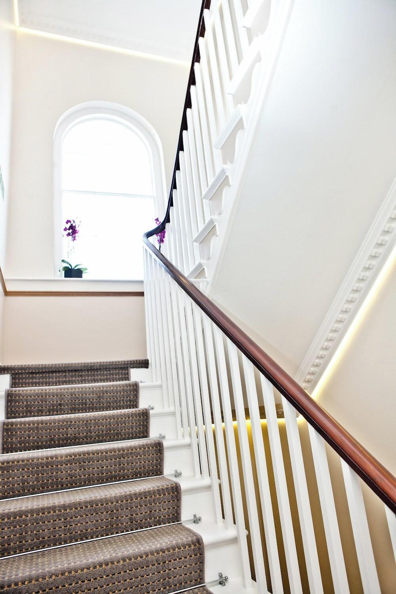 Varios Cleveland Residences Russell Square