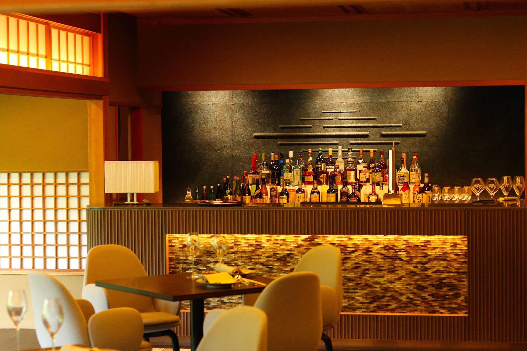 Bar/Salón Nanzenji sando KIKUSUI