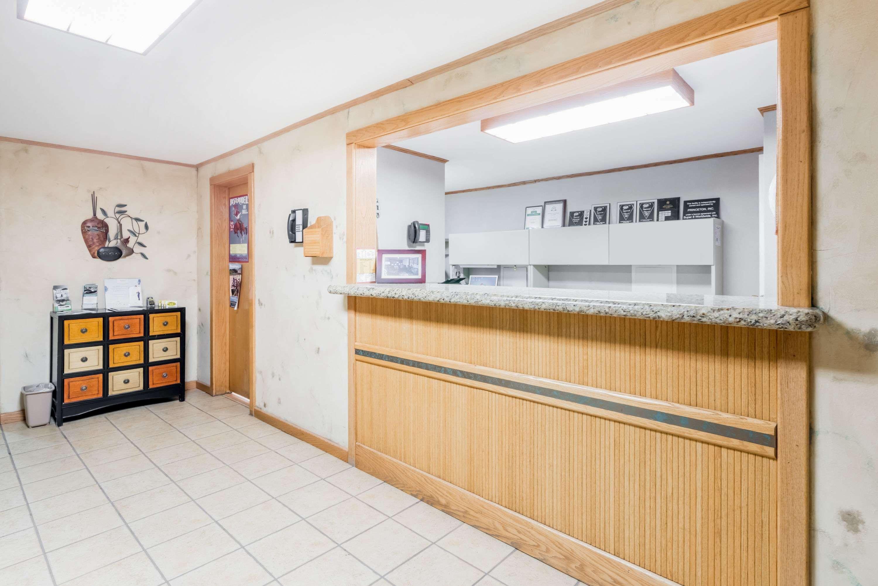 Vista Lobby Super 8 By Wyndham Deadwood