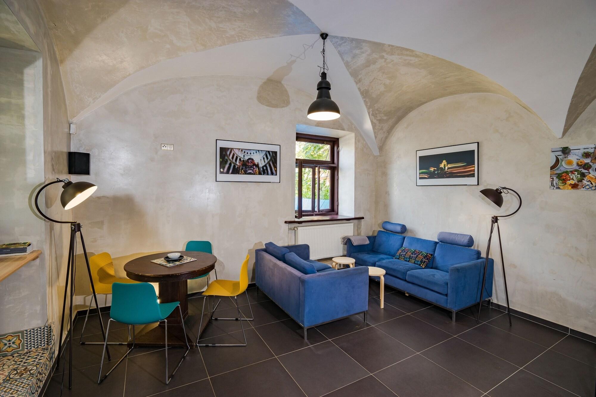Vista Lobby Oki Doki OLD TOWN