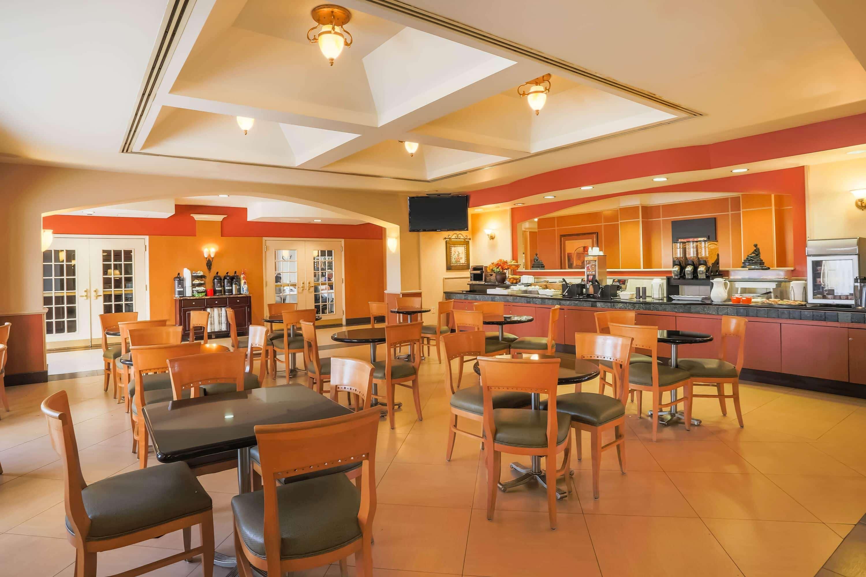 Restaurant La Quinta Inn & Suites Islip