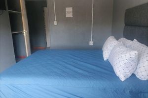 Alquiler Vacacional - Monarca Inn - Gorgeous 10-bedroom apartment in Phuthaditjhaba Qwaqwa Makwane