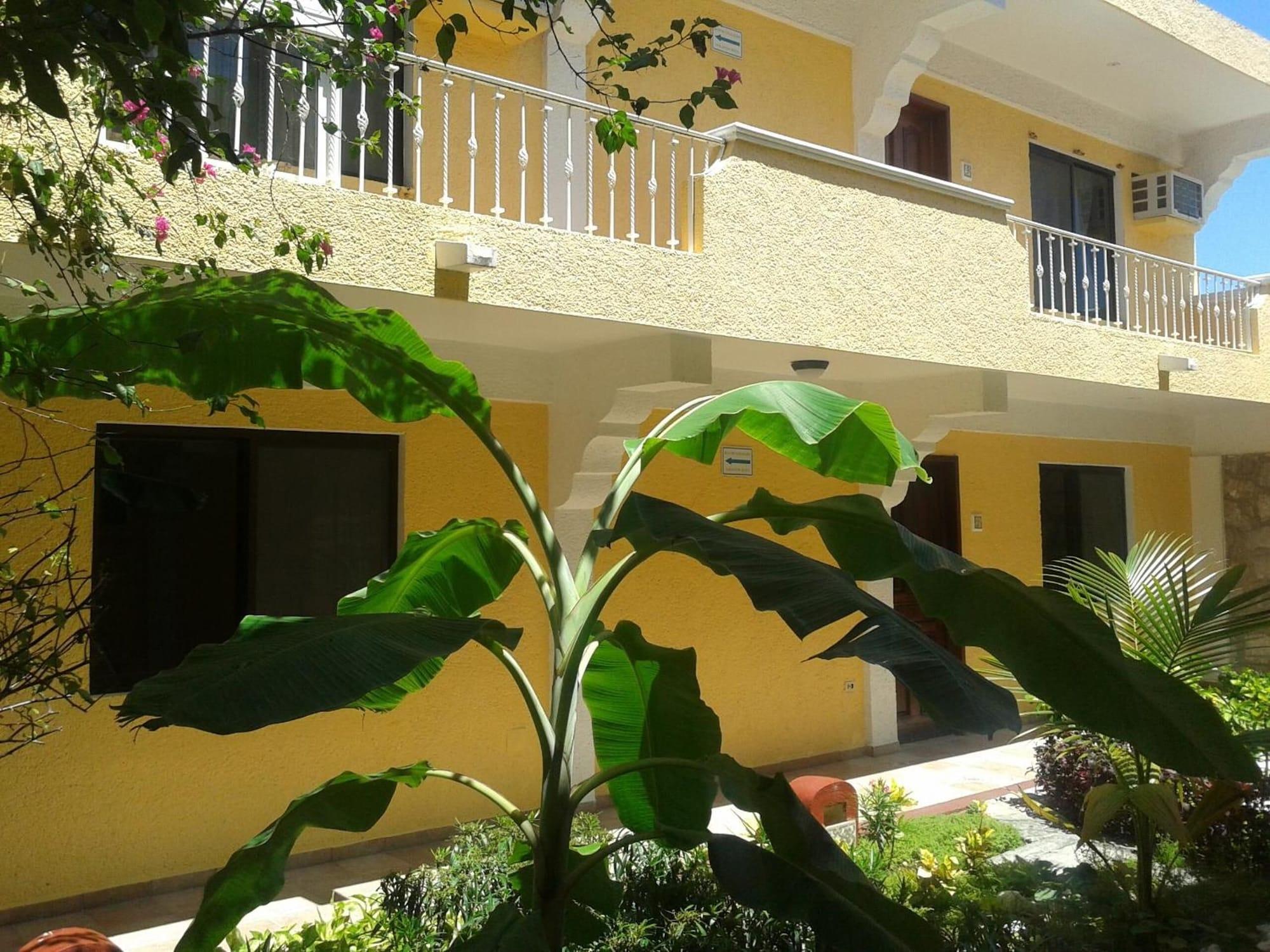 Vista Exterior Hotel Real del Mayab