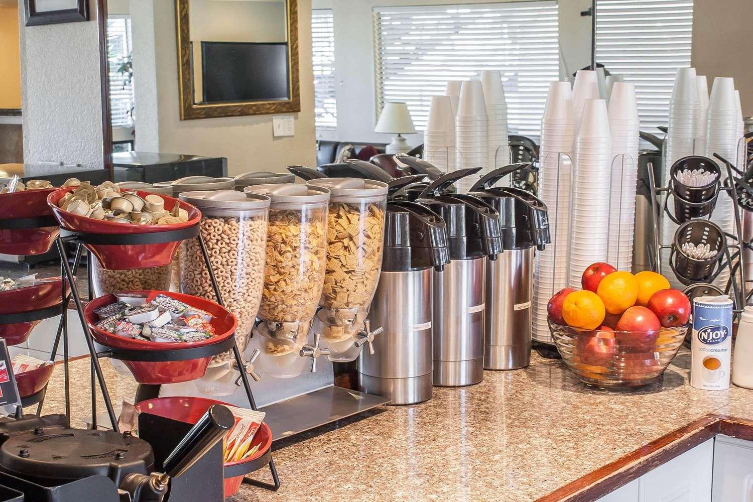 Restaurant Rodeway Inn & Suites