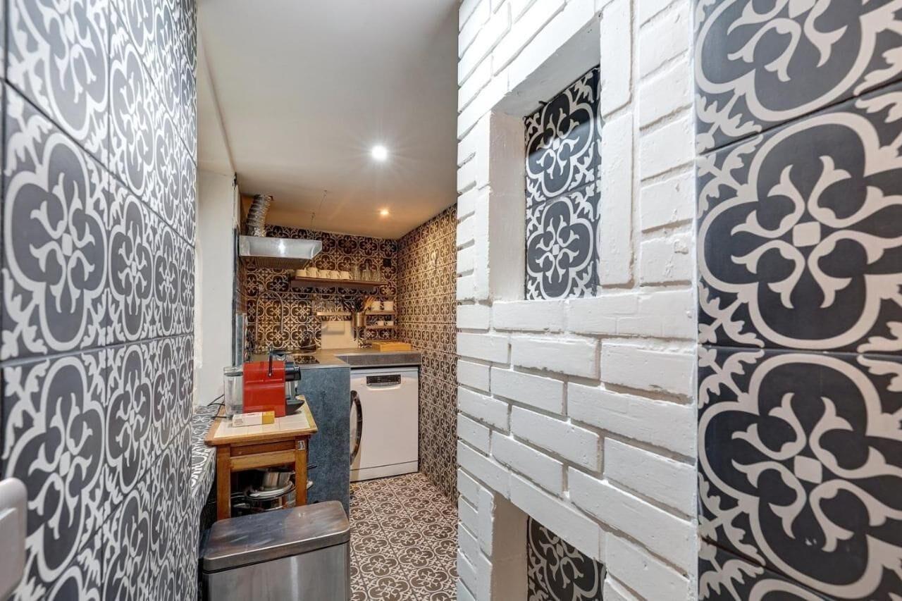 Equipamiento de Habitación LOMBARDS BUILDING