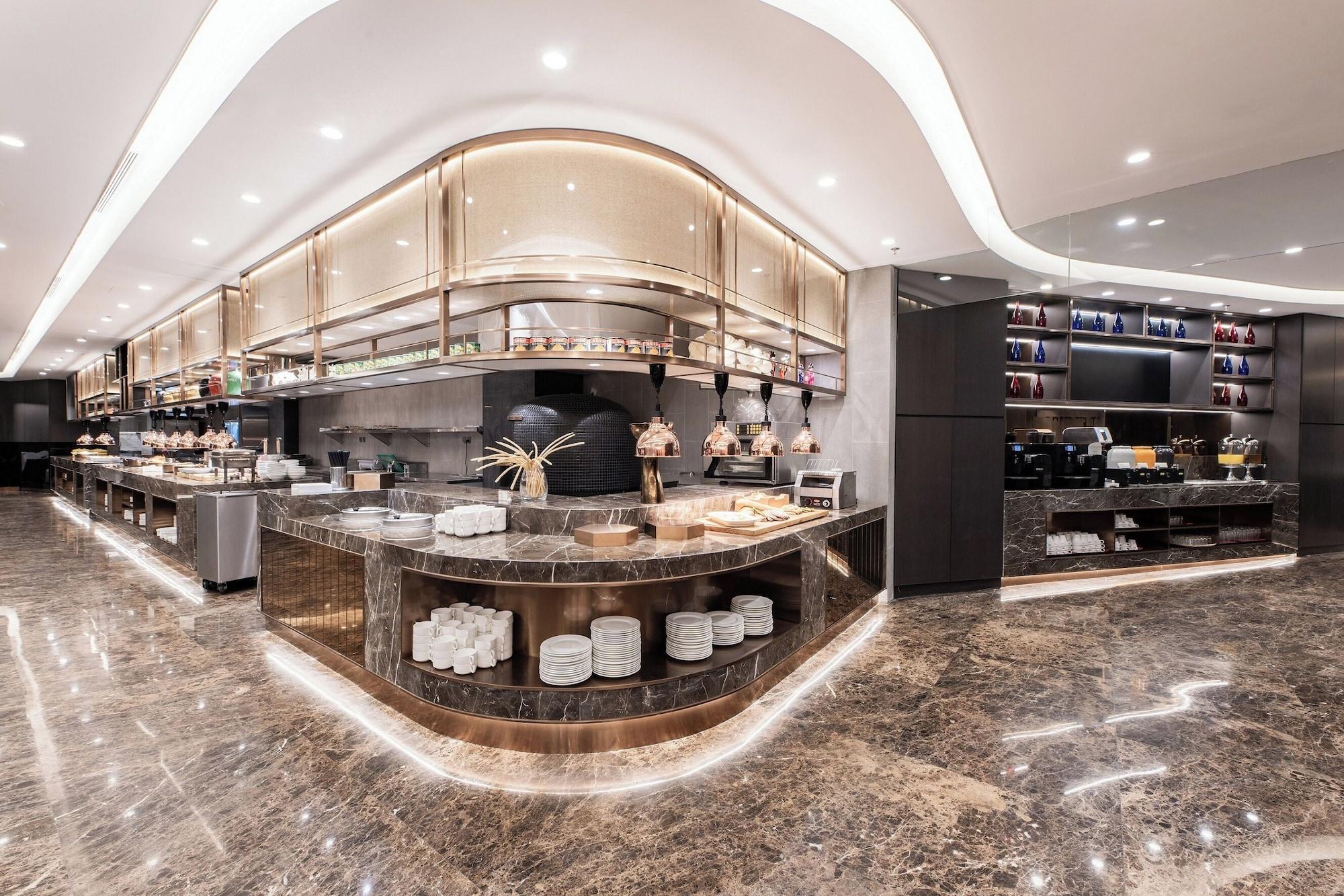 Restaurant Crowne Plaza Hotel Shanghai by IHG