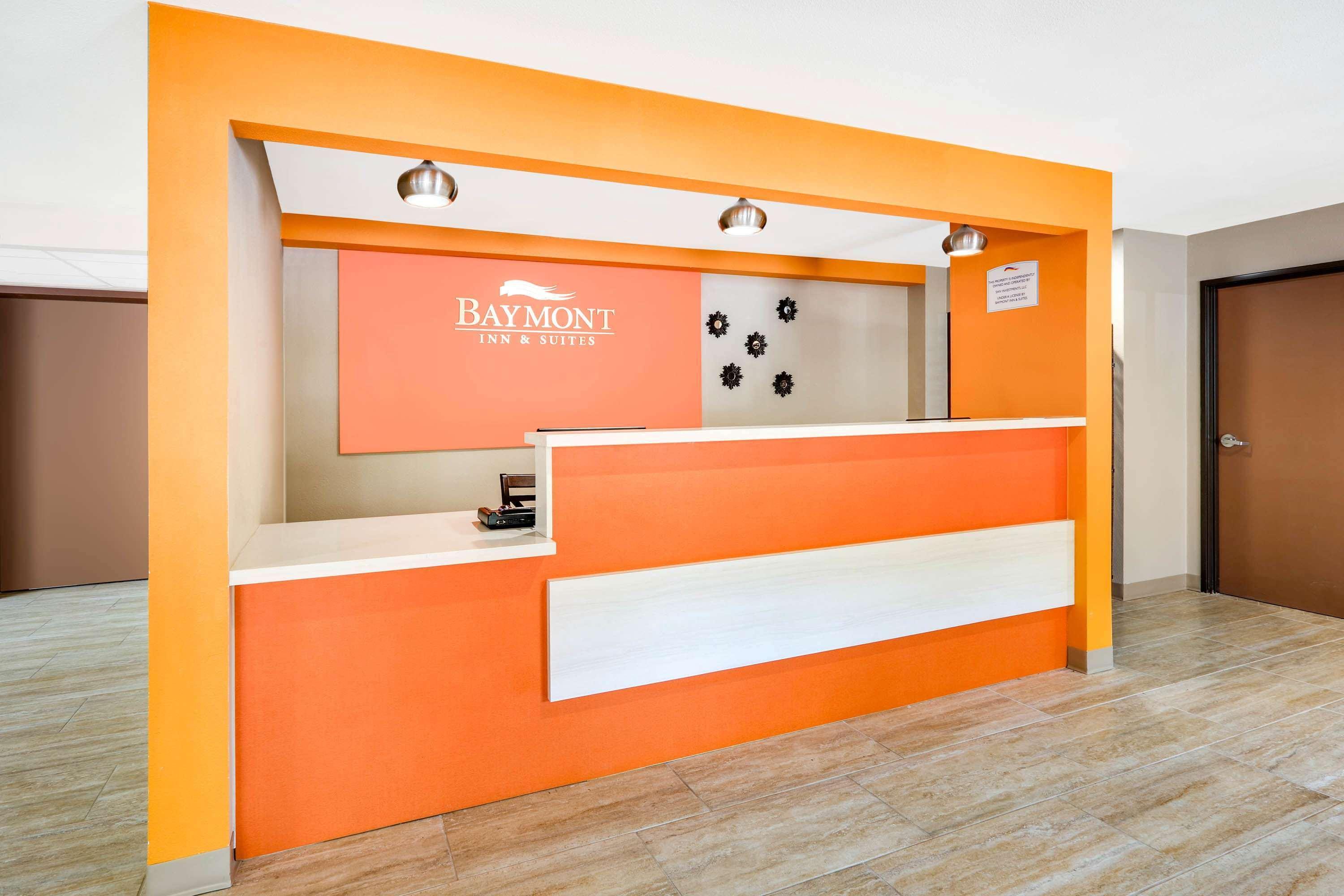 Vista Lobby Baymont by Wyndham Plano