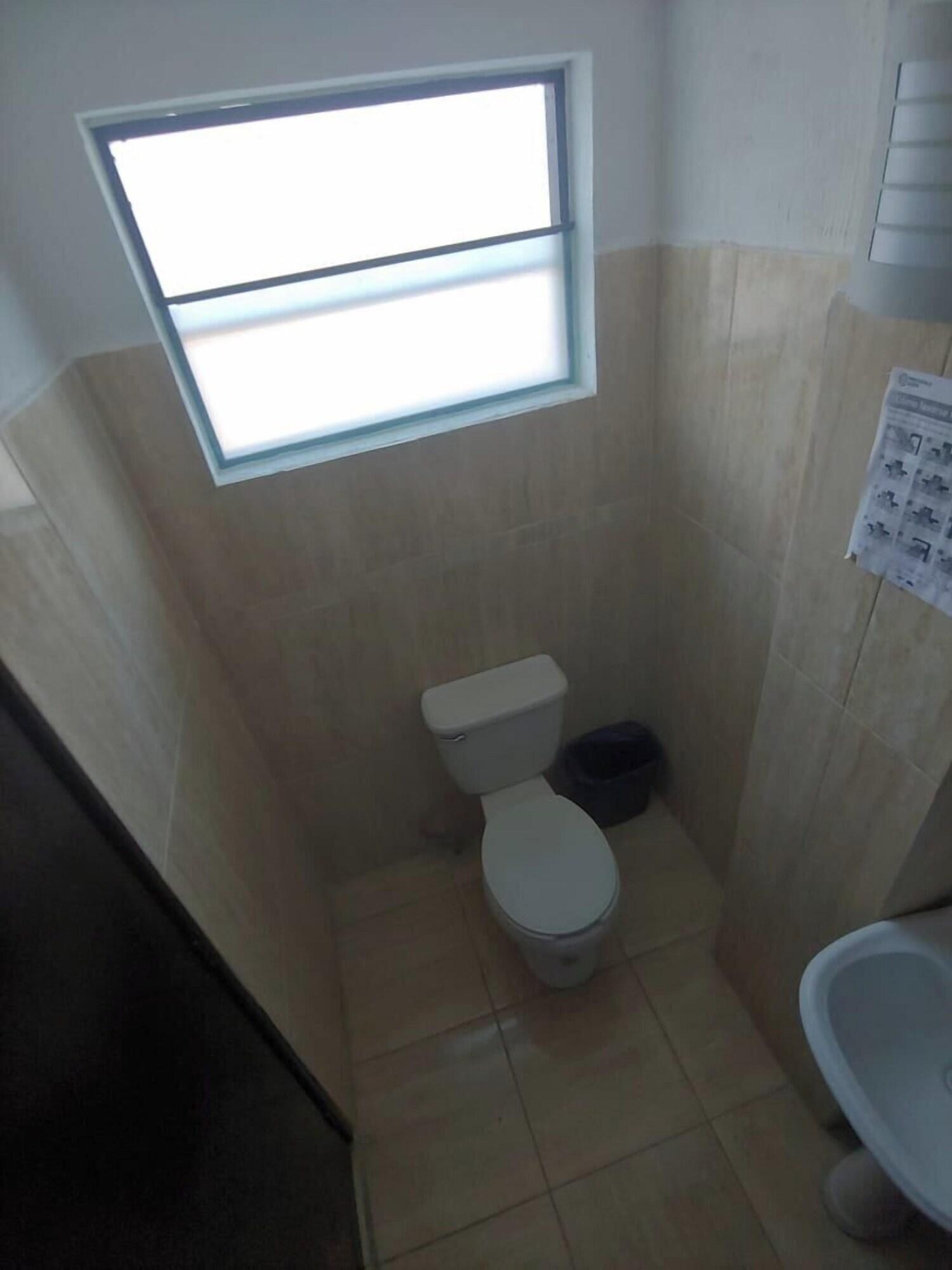 Equipamiento de Habitación HOTEL HUMBERTO