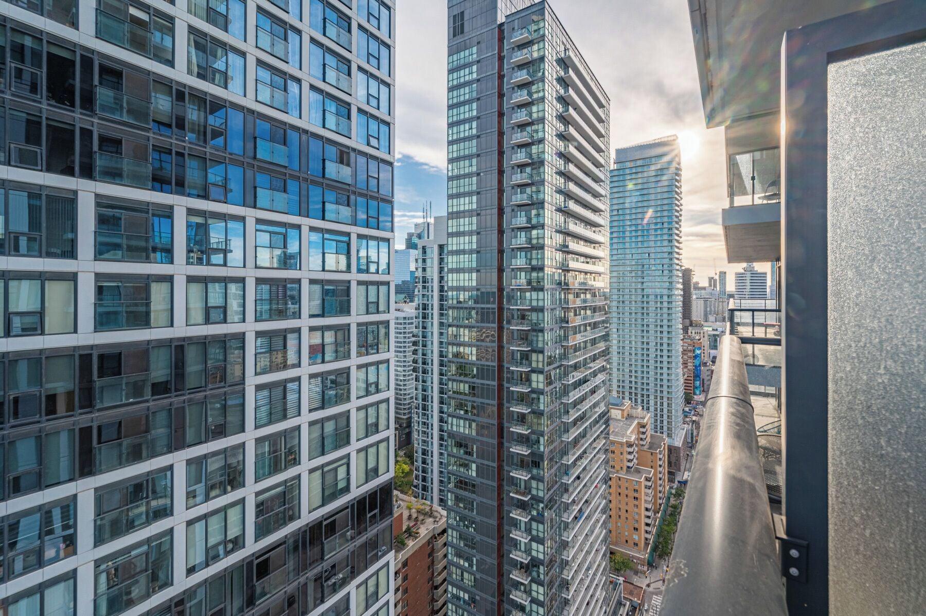 Vista Exterior Guestilo Suites - Eaton Centre