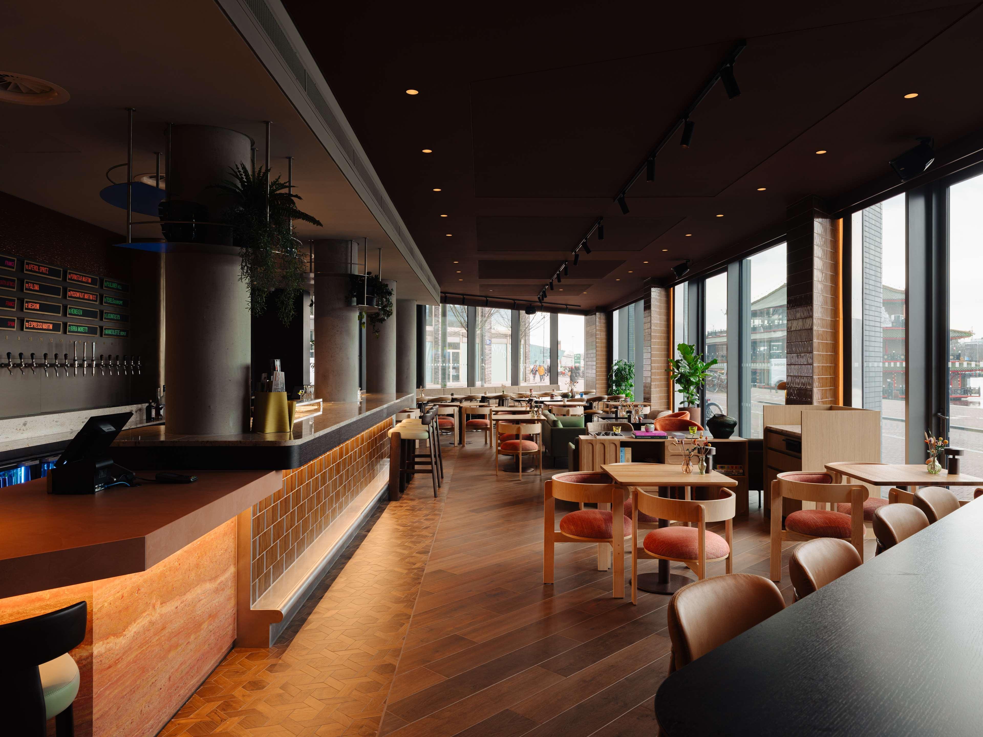 Bar/Salón DoubleTree by Hilton Amsterdam Centraal Station