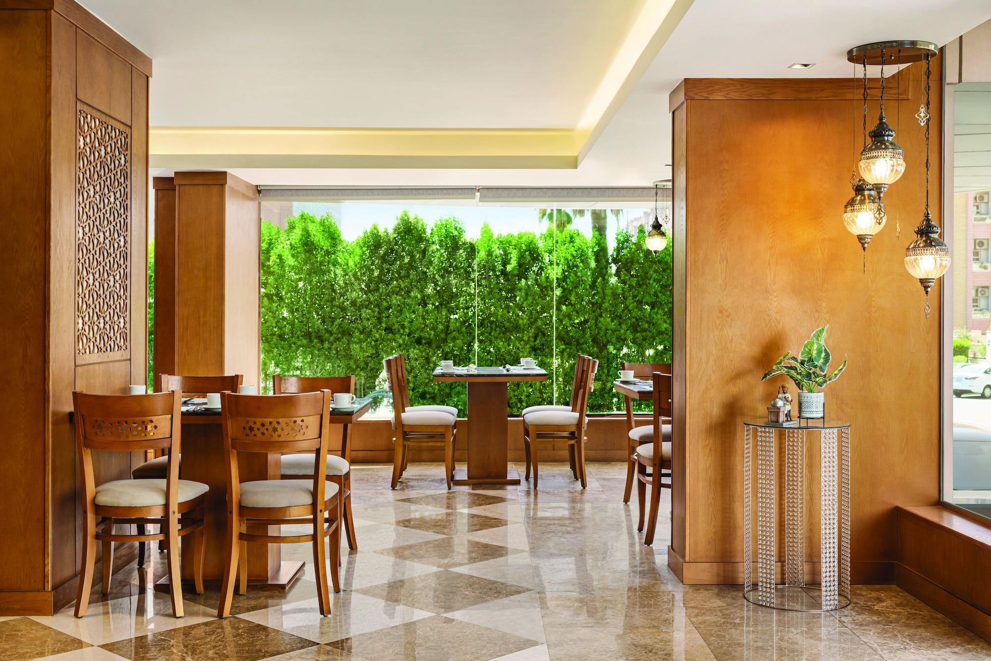 Restaurant Vivid Jeddah Hotel, a member of Radisson Individuals