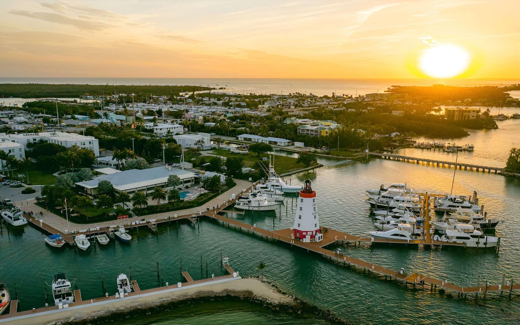 Vista Exterior Faro Blanco Resort & Yacht Club Marathon, Curio by Hilton