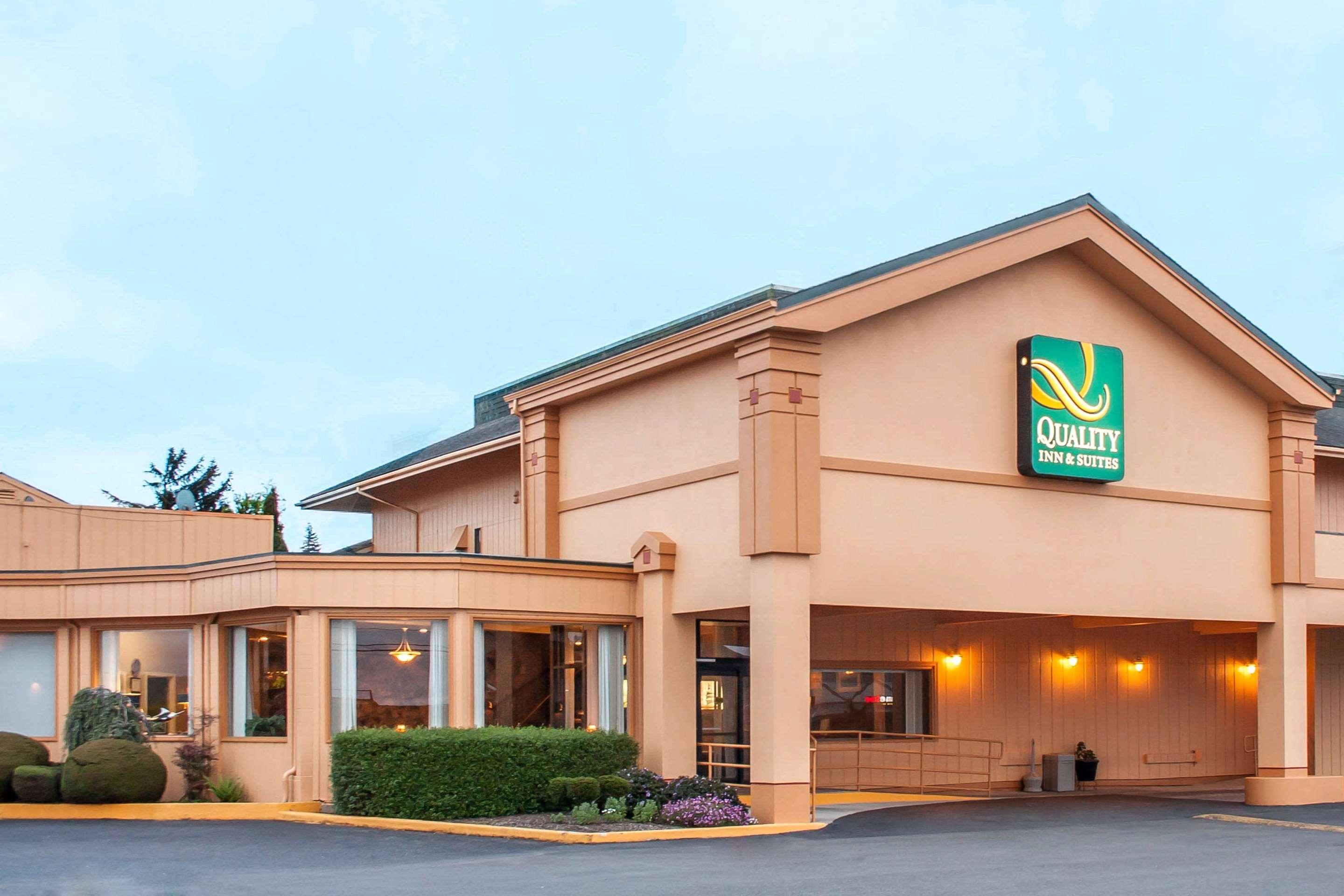 Vista Exterior Quality Inn & Suites at Coos Bay