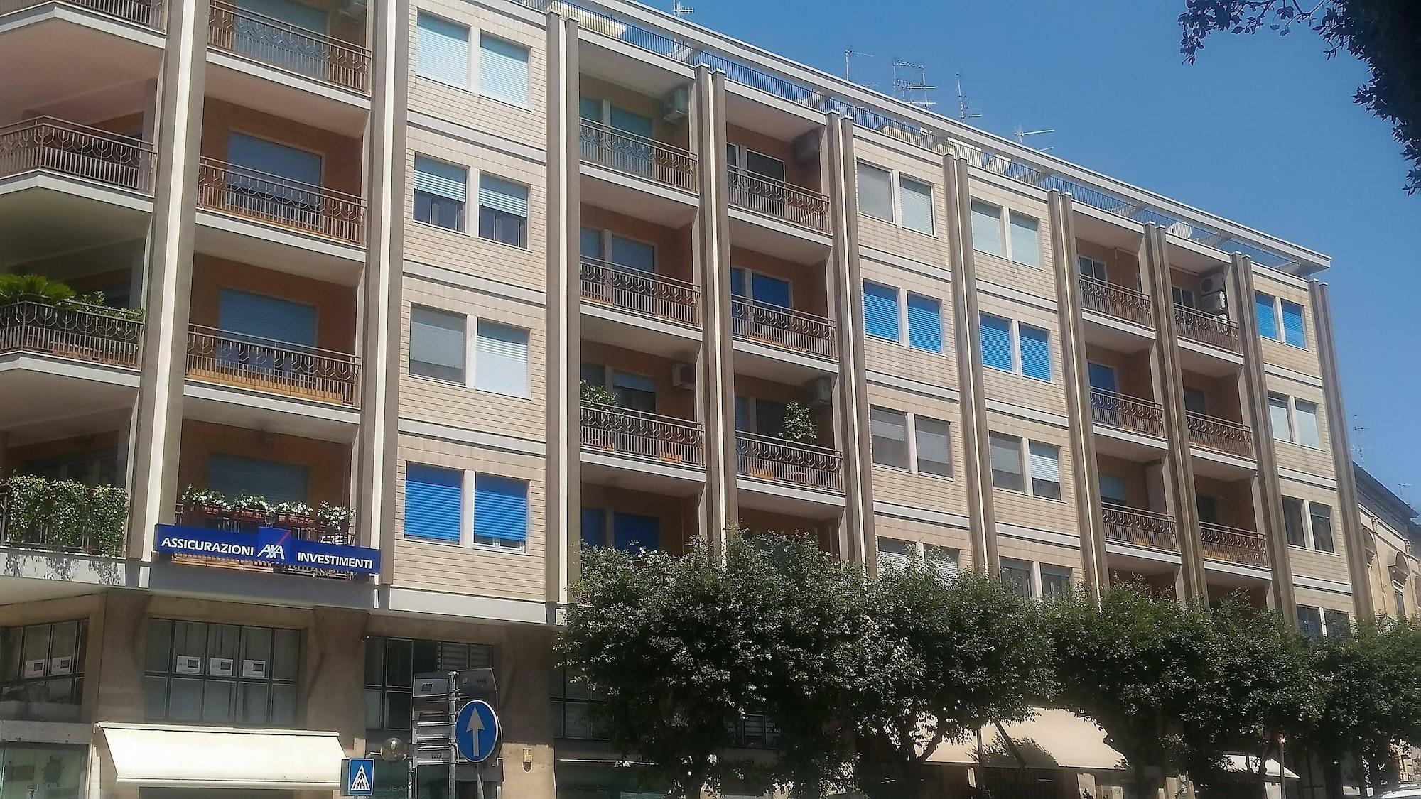 Vista Exterior Central Domus