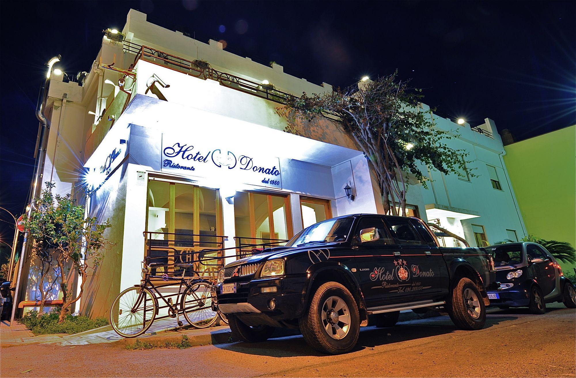Vista Exterior Hotel Donato