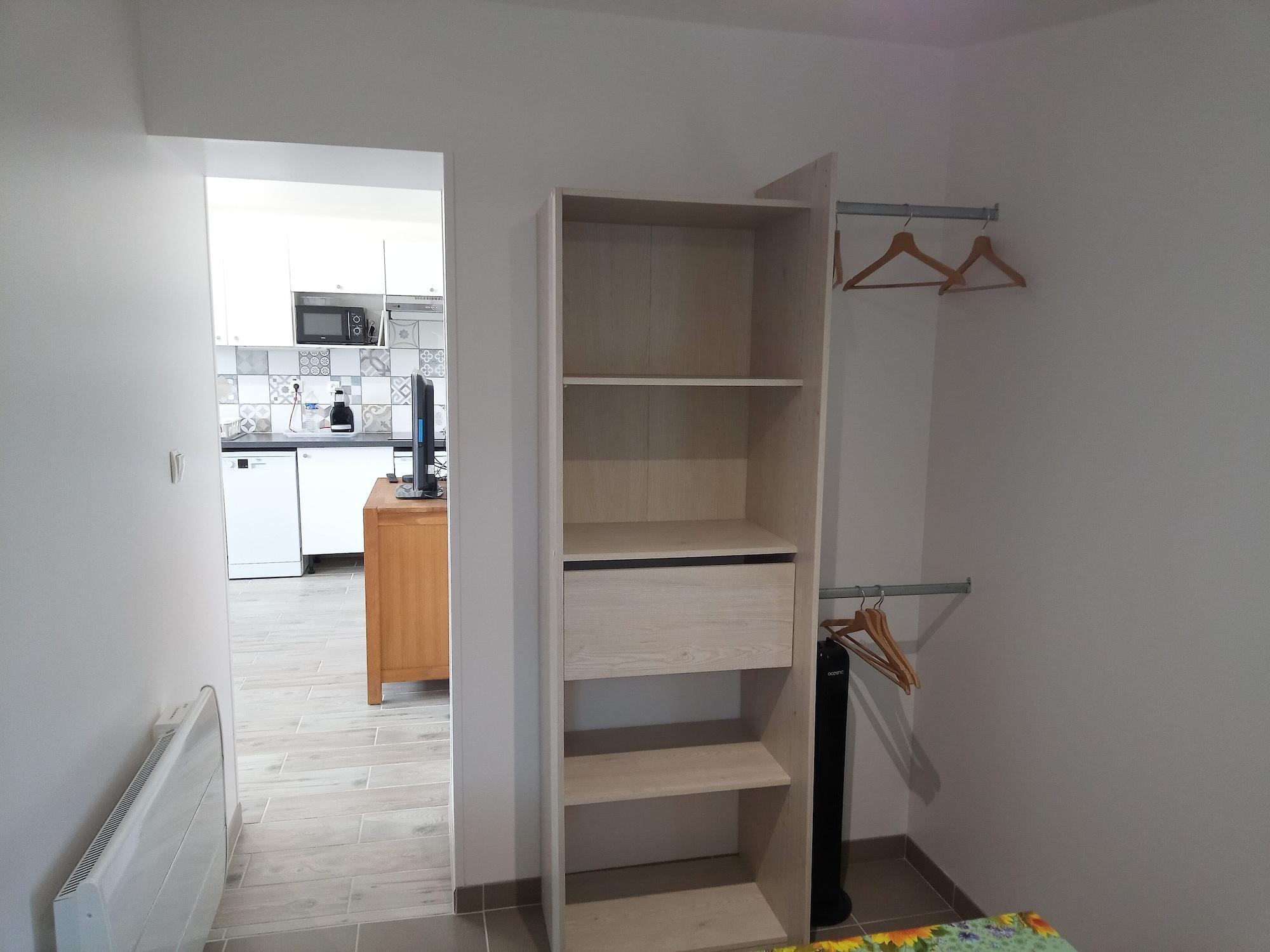 Varios R & C - Room and Calm