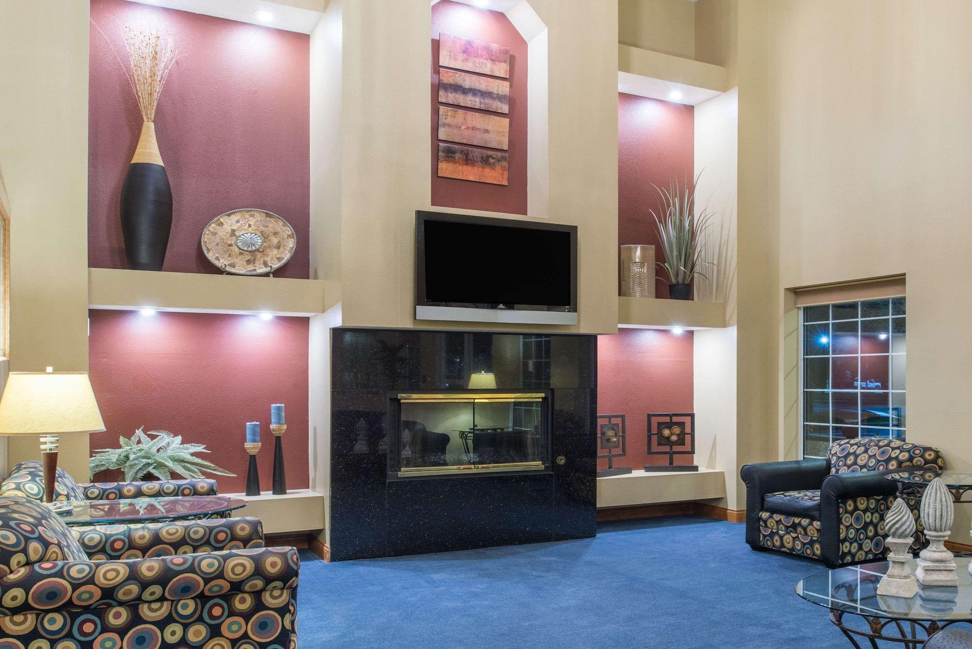 Vista Lobby Ramada by Wyndham Springfield North