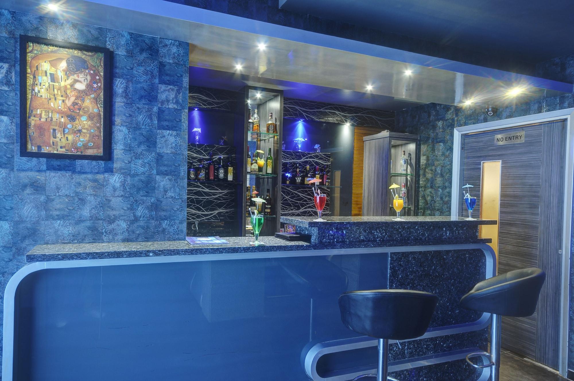 Bar/Salón Hotel Chirag