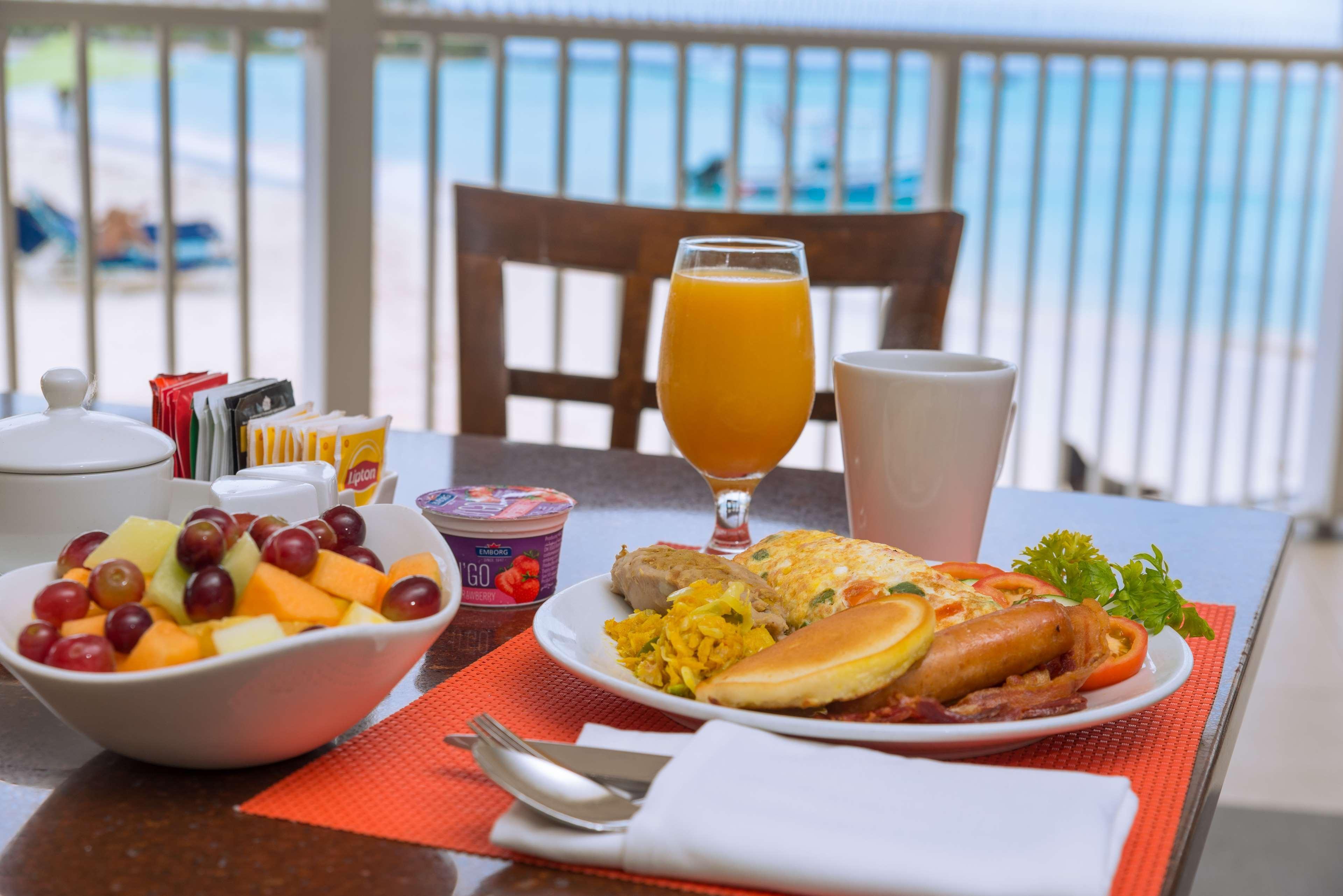 Restaurant Radisson Aquatica Resort Barbados