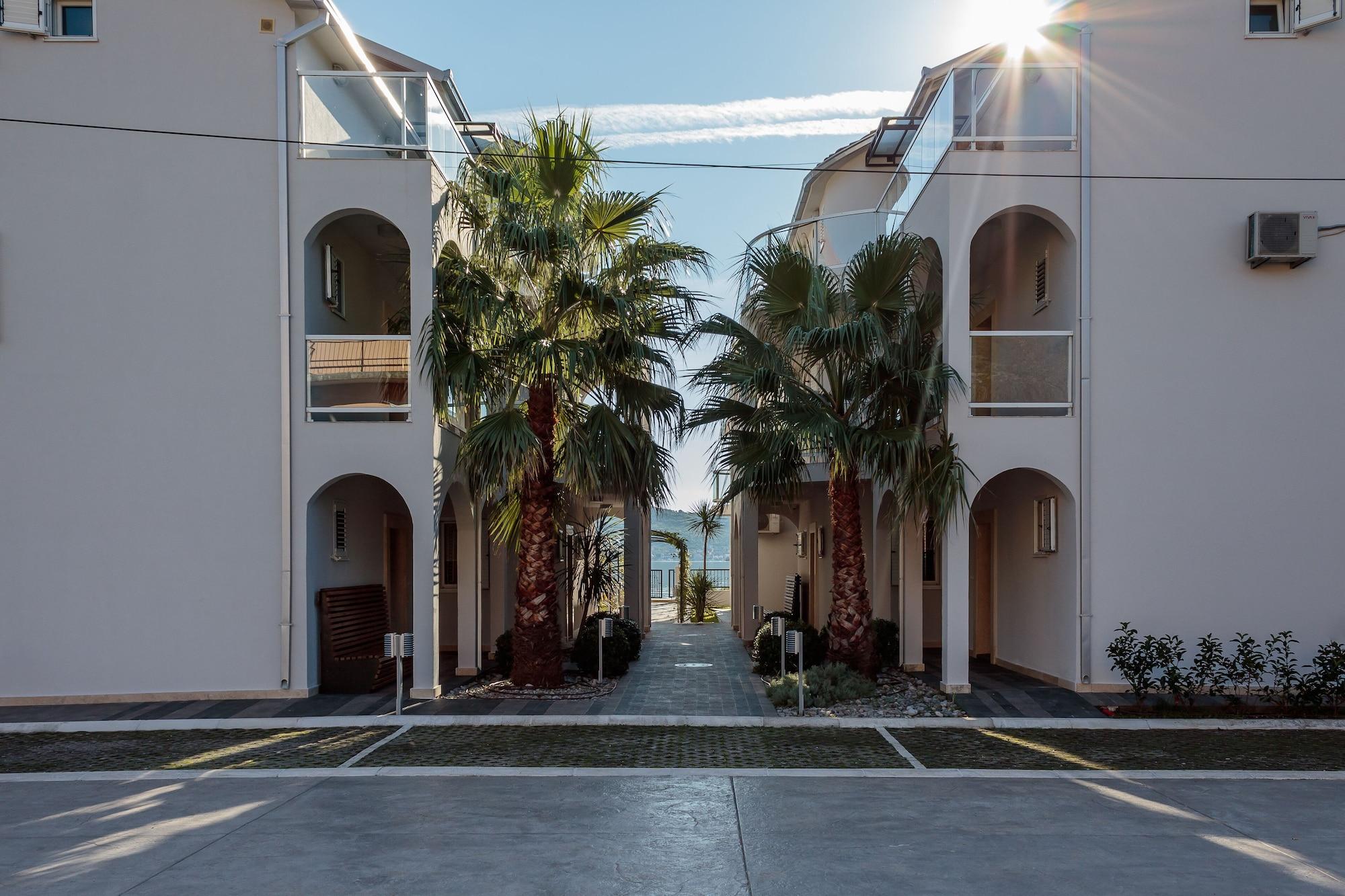 Vista Exterior Apartments Mala Laguna
