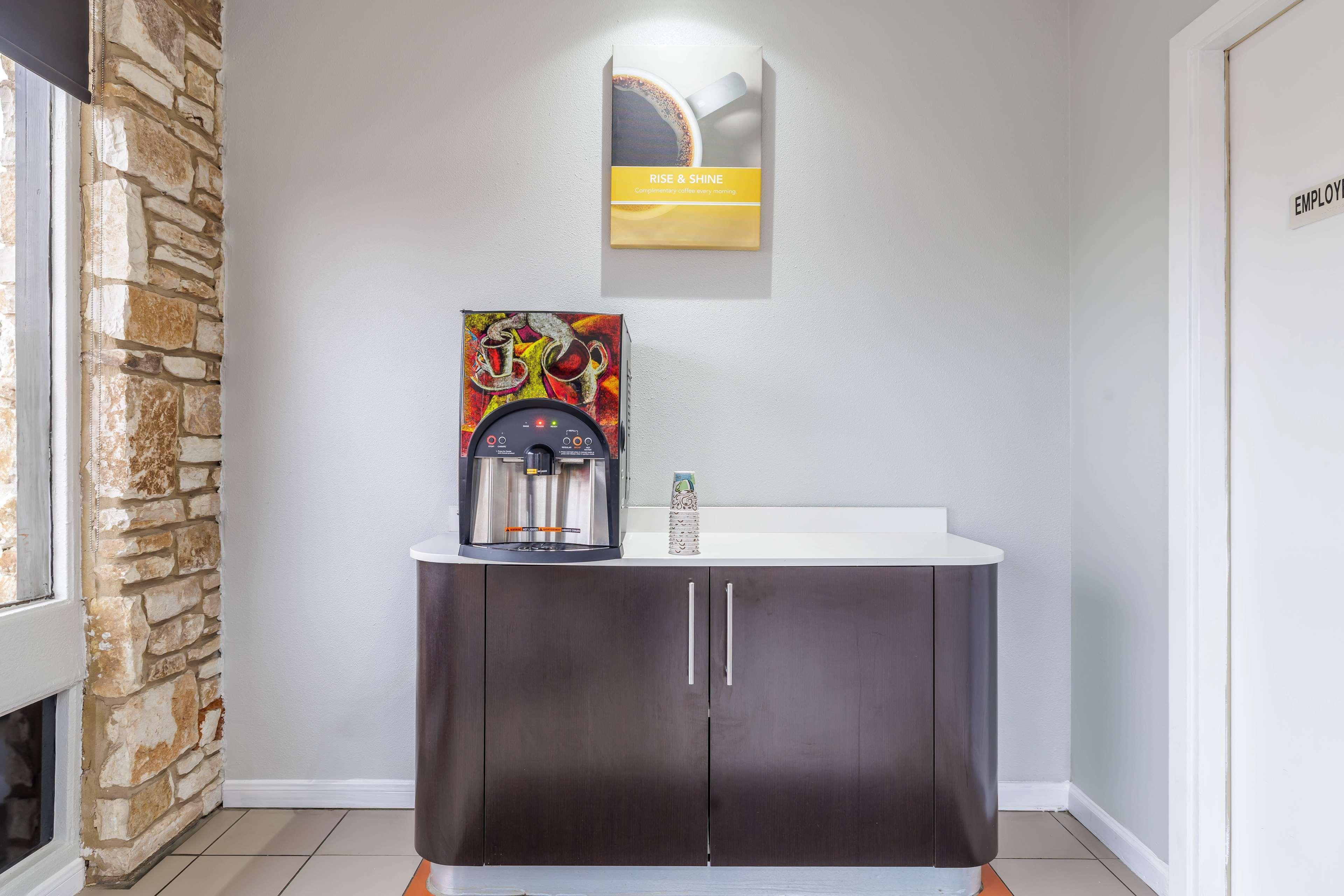 Restaurant Motel 6 Boerne, TX