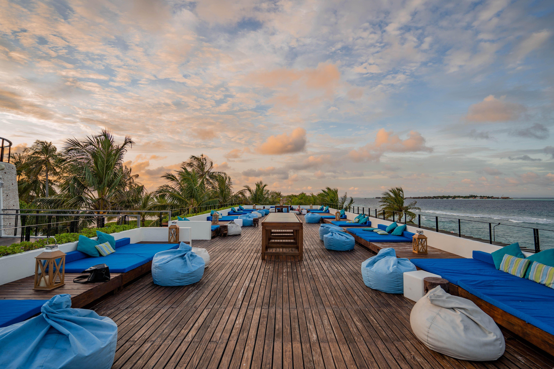 Restaurant Holiday Inn Resort Kandooma Maldives by IHG